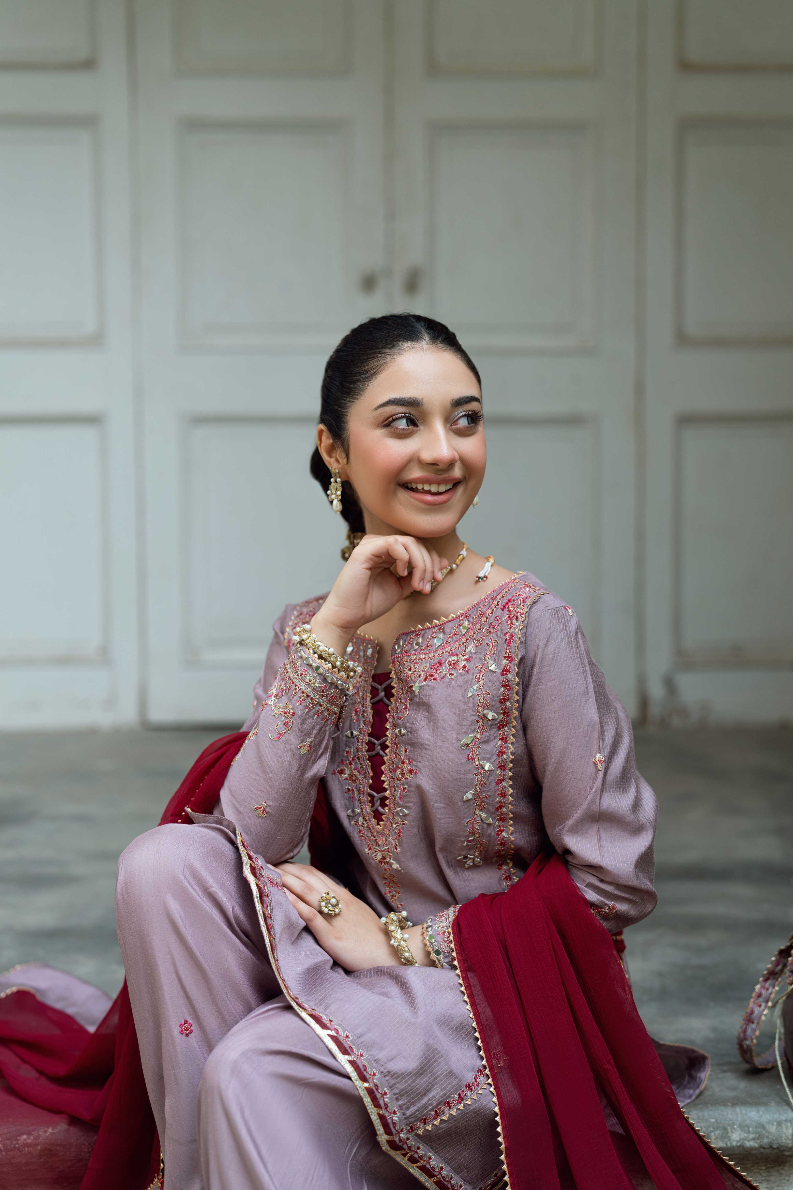 Omal Khumar - 3Pc Paranda 2025 - Image 2
