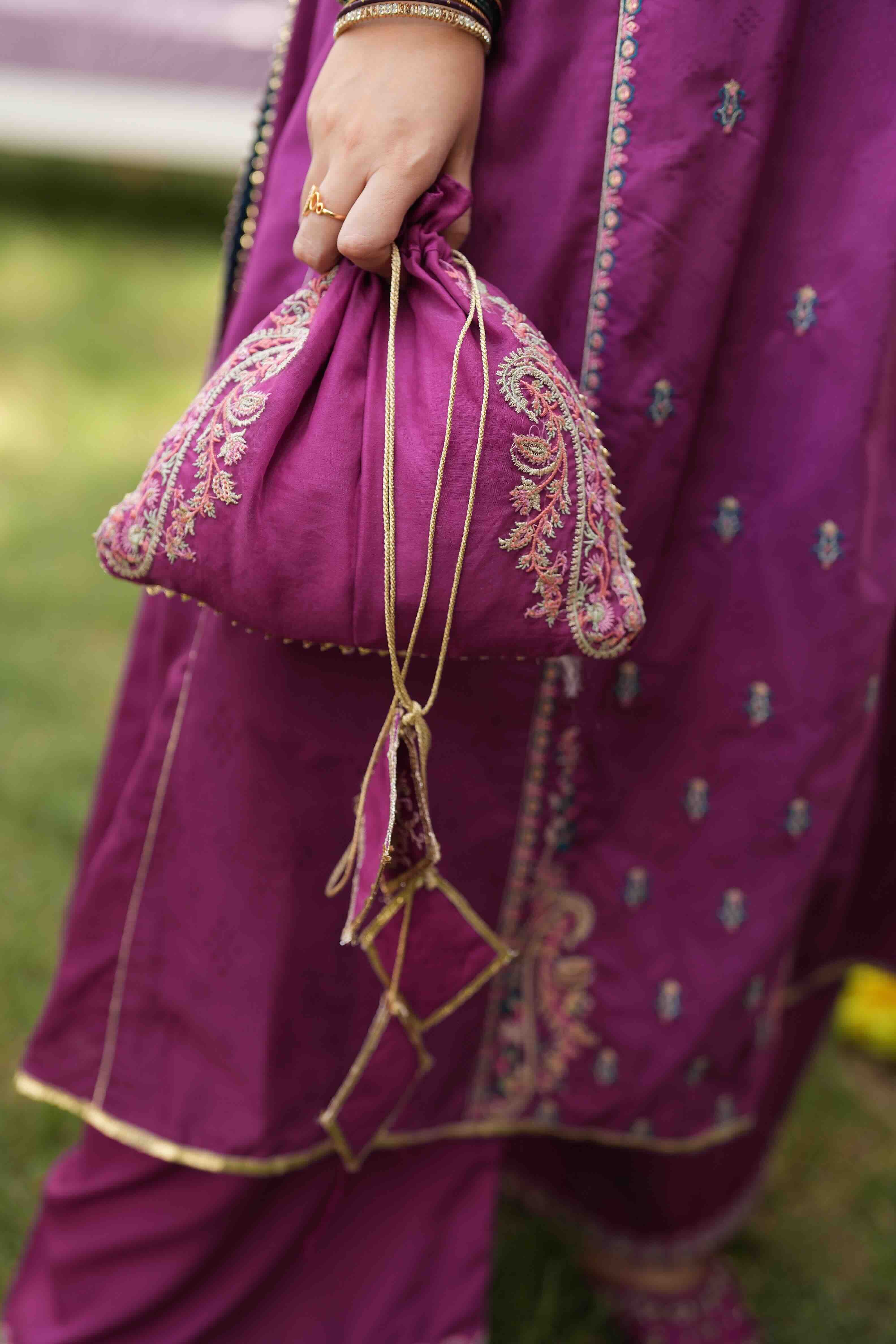 Omal Shanze Potli Mehndi Lagai 2025