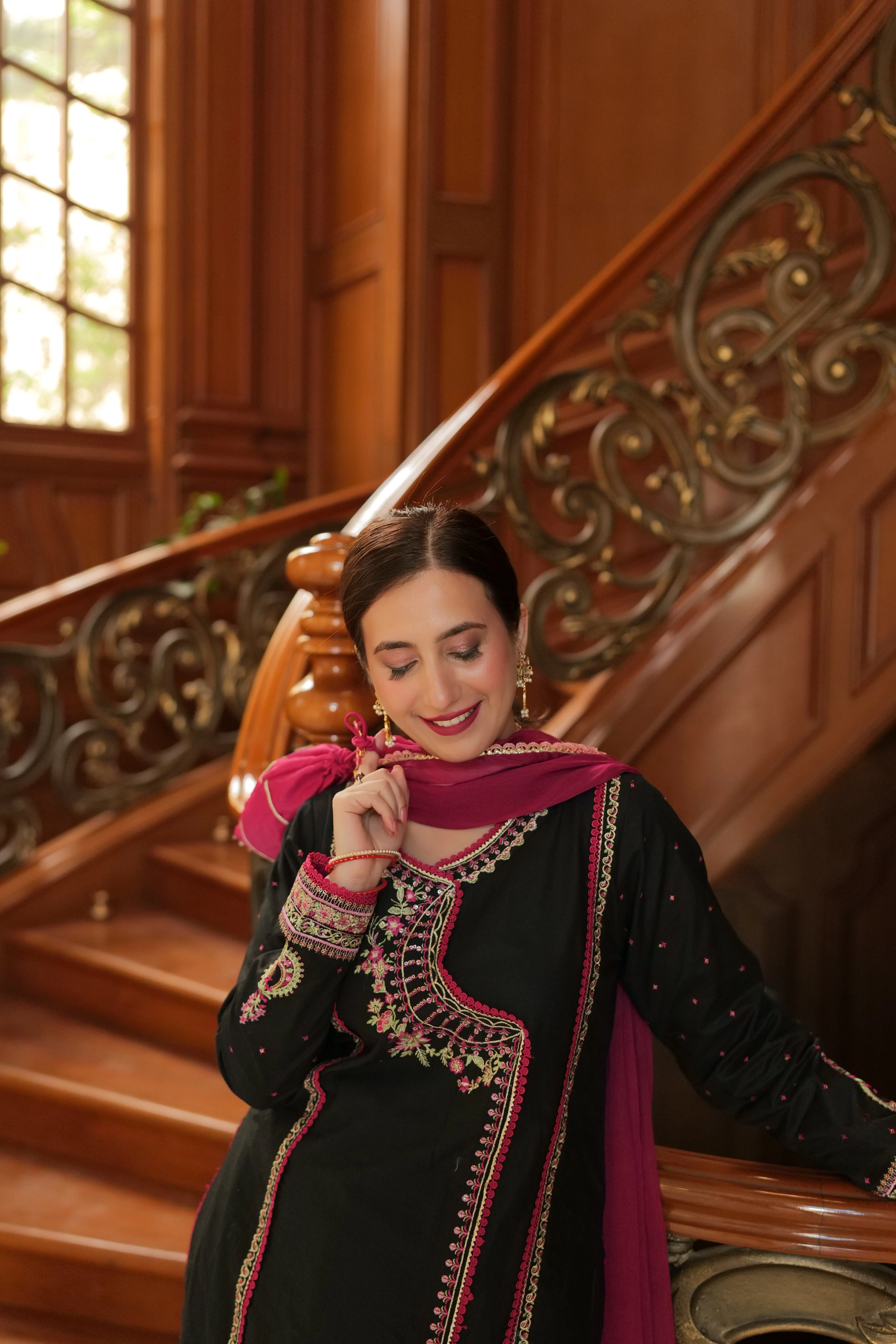 Omal Taaj - 3pc Meethi Eid 2025 - Image 2