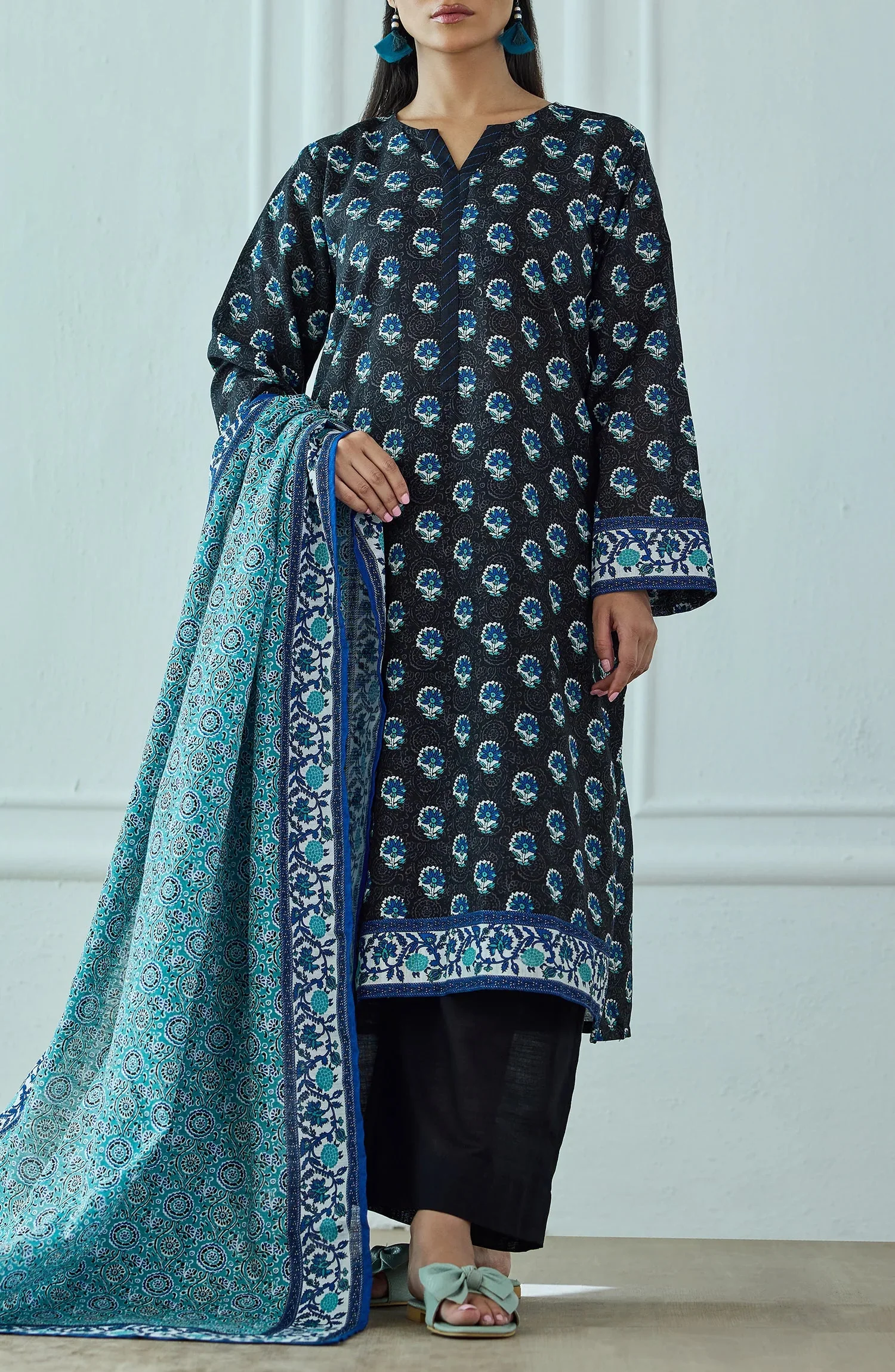 Orient OTL-25-439/U BLACK Winter Dresses 2025