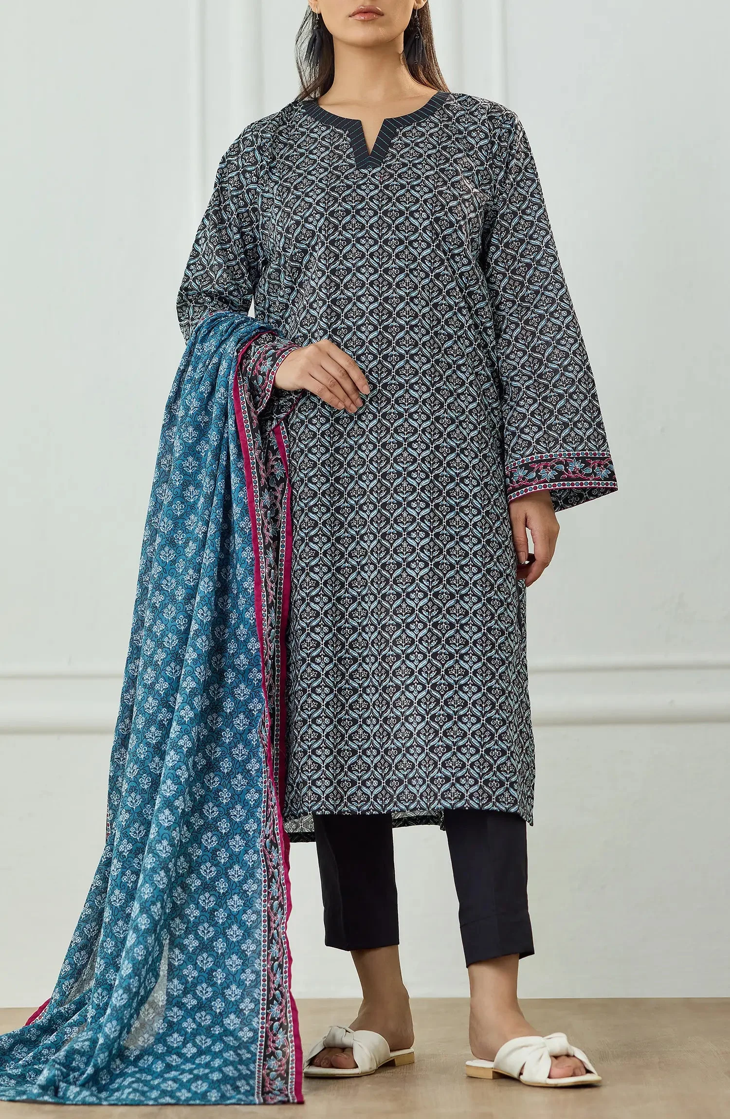 Orient OTL-25-498/U BLACK Winter Dresses 2025