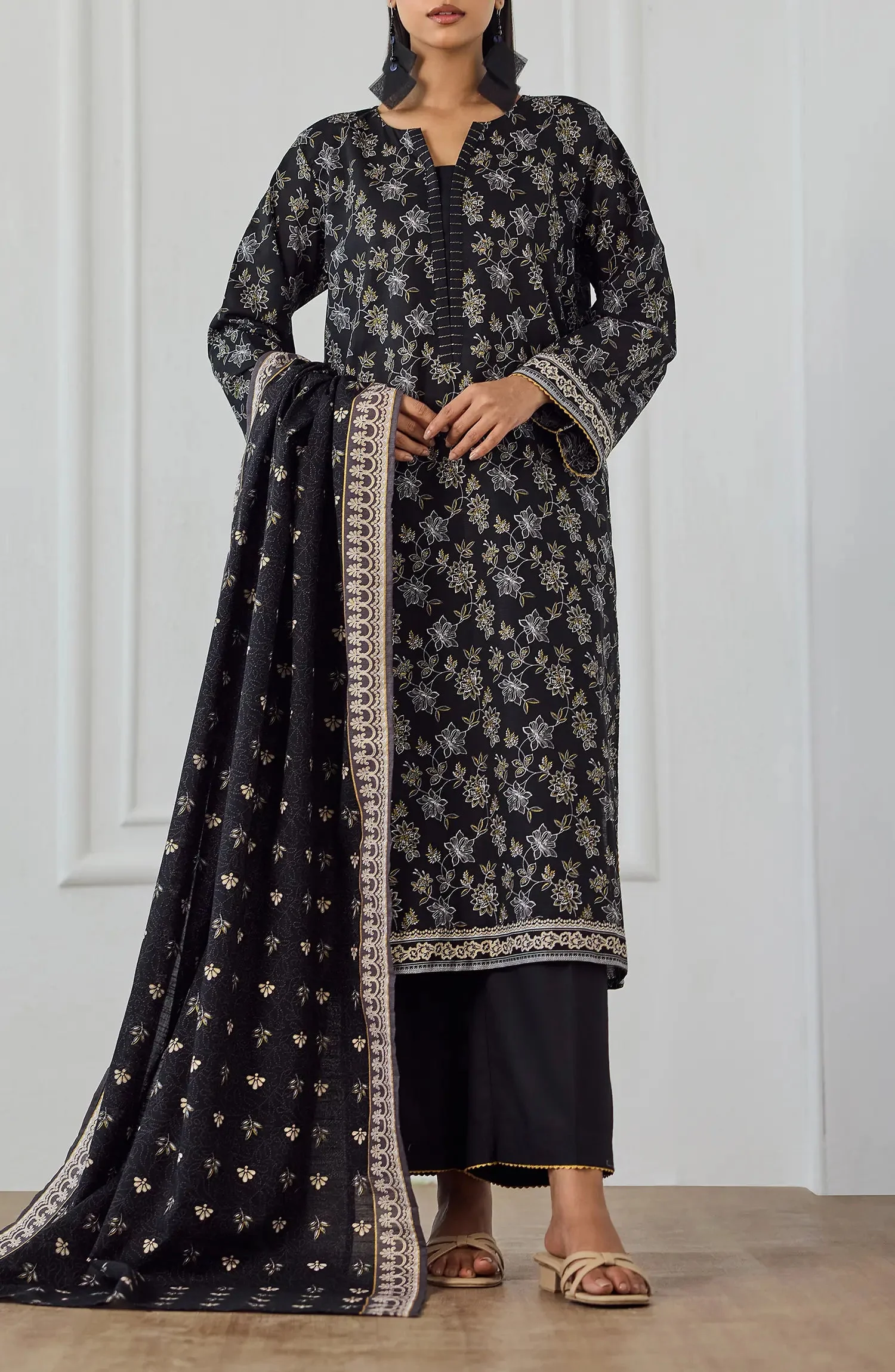 Orient OTL-25-522/U BLACK Winter Dresses 2025