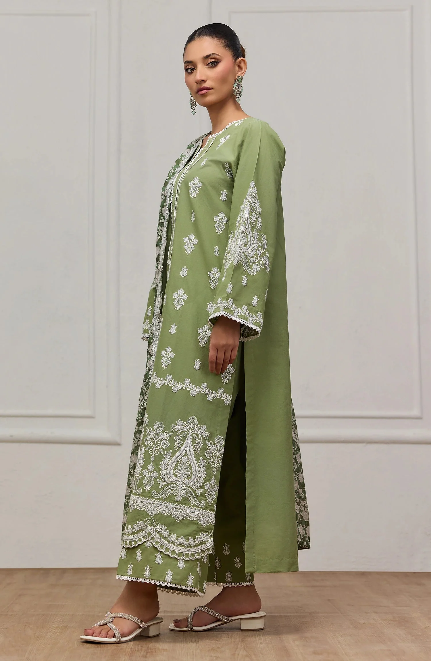Orient WRFC25S-3018/U GREEN Chikankari Luxury Festive Collection 2026 - Image 2