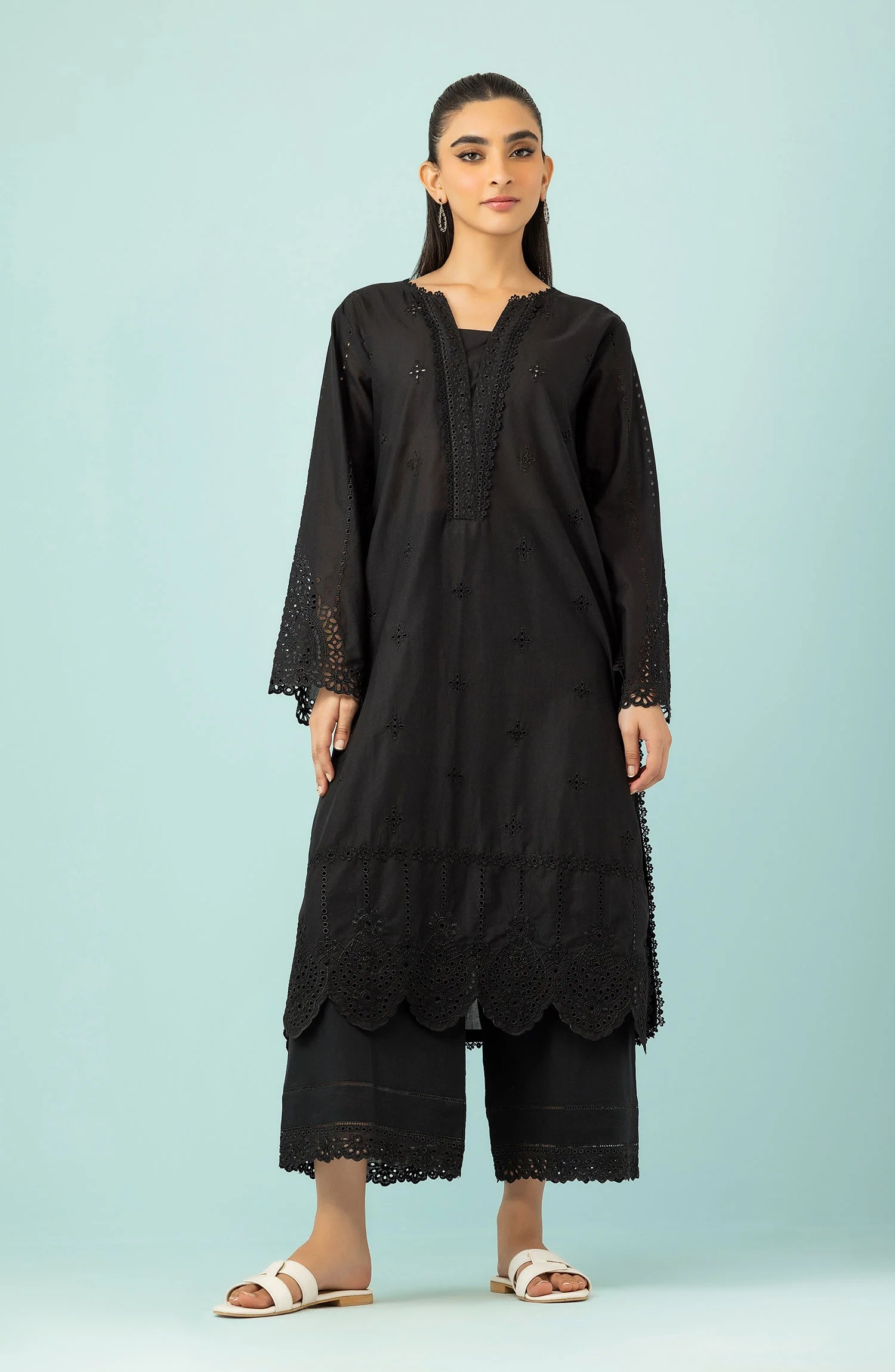 Orient WRHC24S-2022 Chikankari Pret 2026