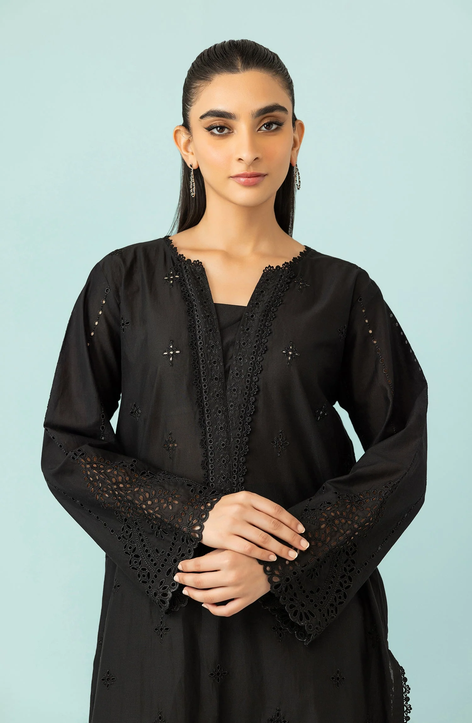 Orient WRHC24S-2022 Chikankari Pret 2026 - Image 2