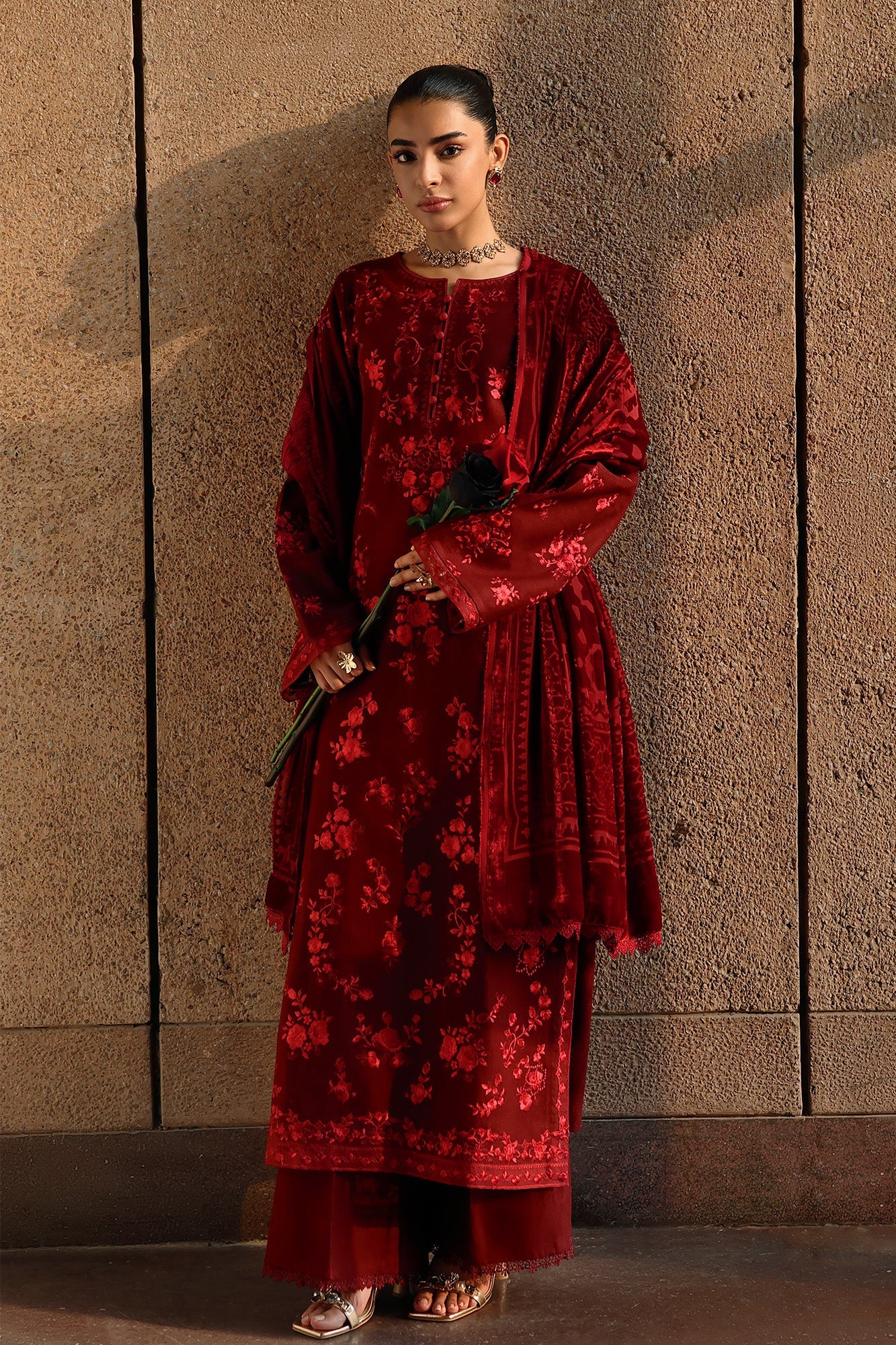Raj Bari Shawl Design # 04 Winter Shawl Exclusive 2025 - Image 2