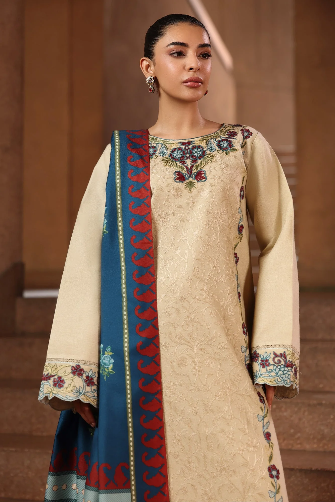 Raj Bari Shawl Design # 05 Winter Shawl Exclusive 2025 - Image 2