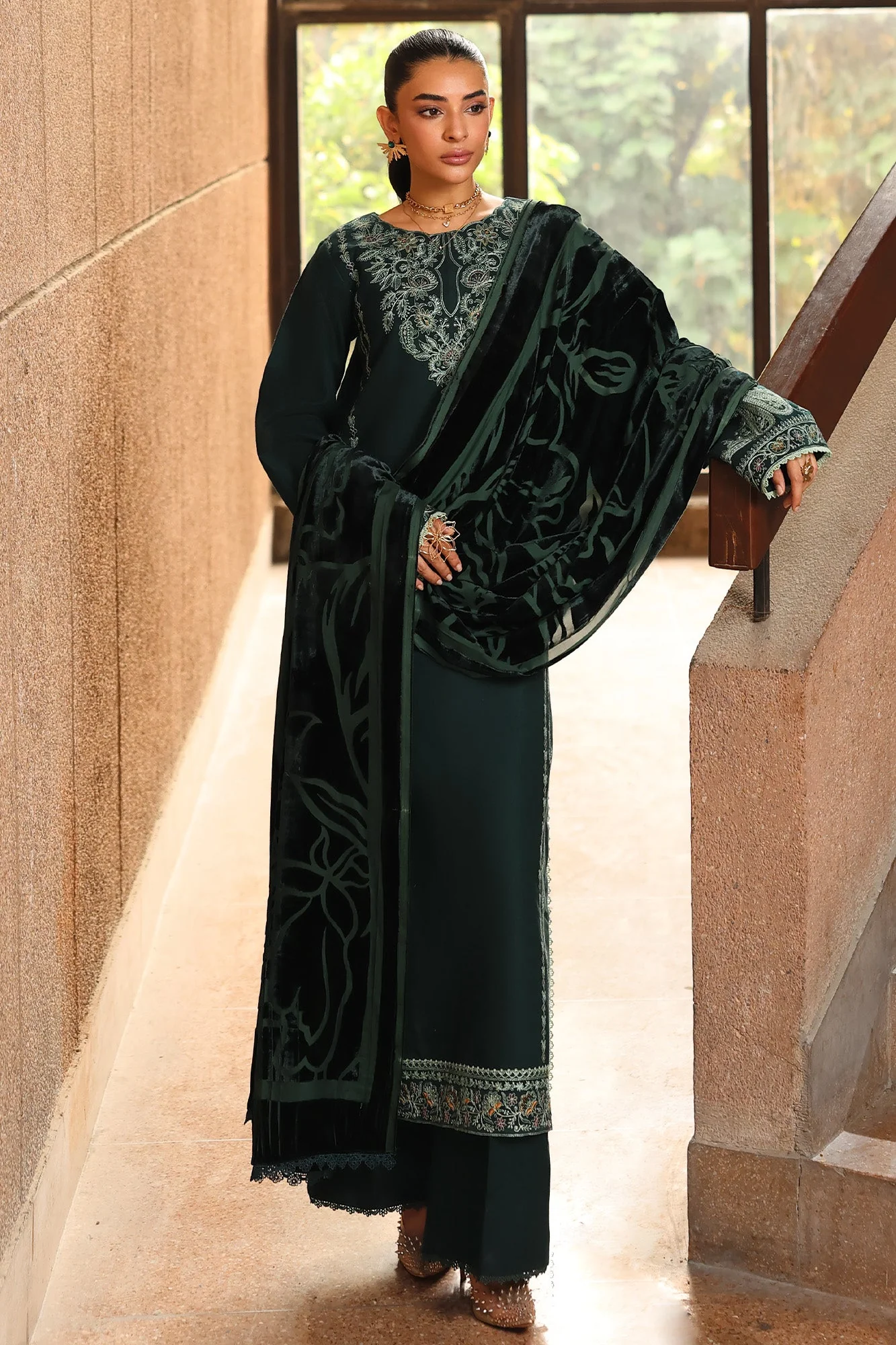 Raj Bari Shawl Design # 09 Winter Shawl Exclusive 2025 - Image 2