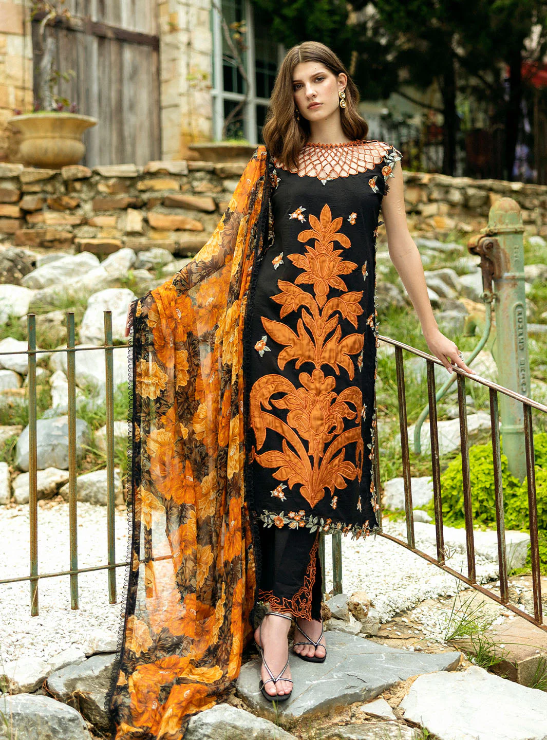 Roheenaz Claire-5B Flanerie Lawn 2025