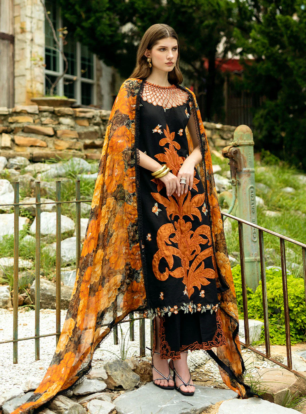 Roheenaz Claire-5B Flanerie Lawn 2025 - Image 2
