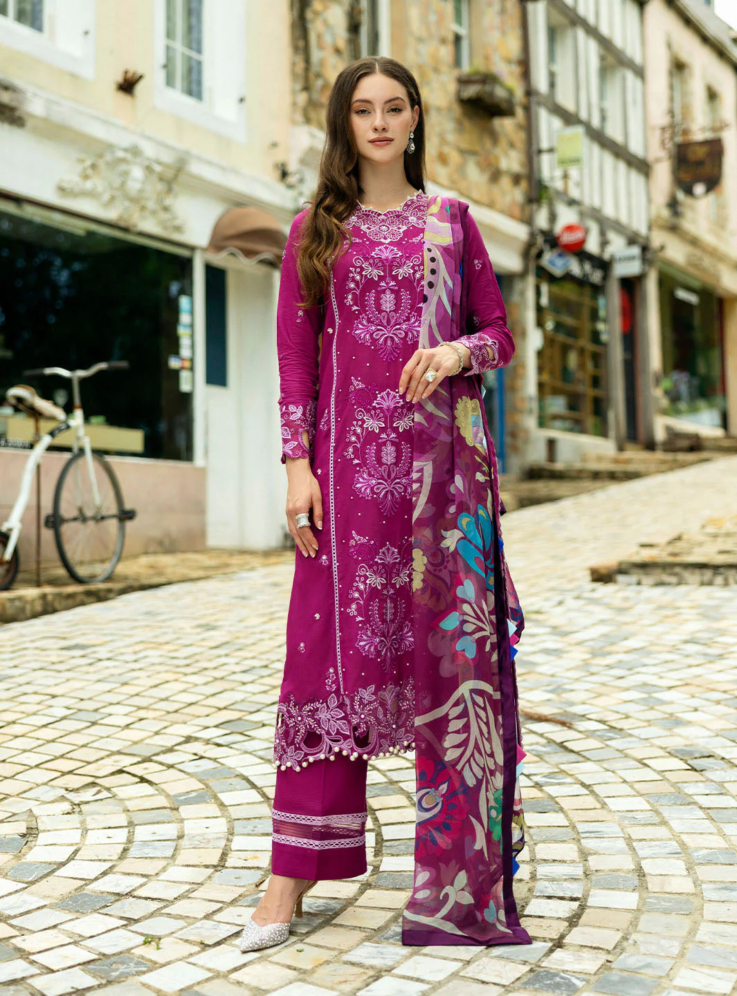 Roheenaz Claudia-6A Flanerie Lawn 2025