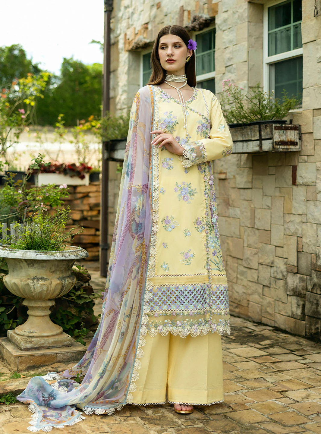 Roheenaz Gisele-4A Flanerie Lawn 2025 - Image 2