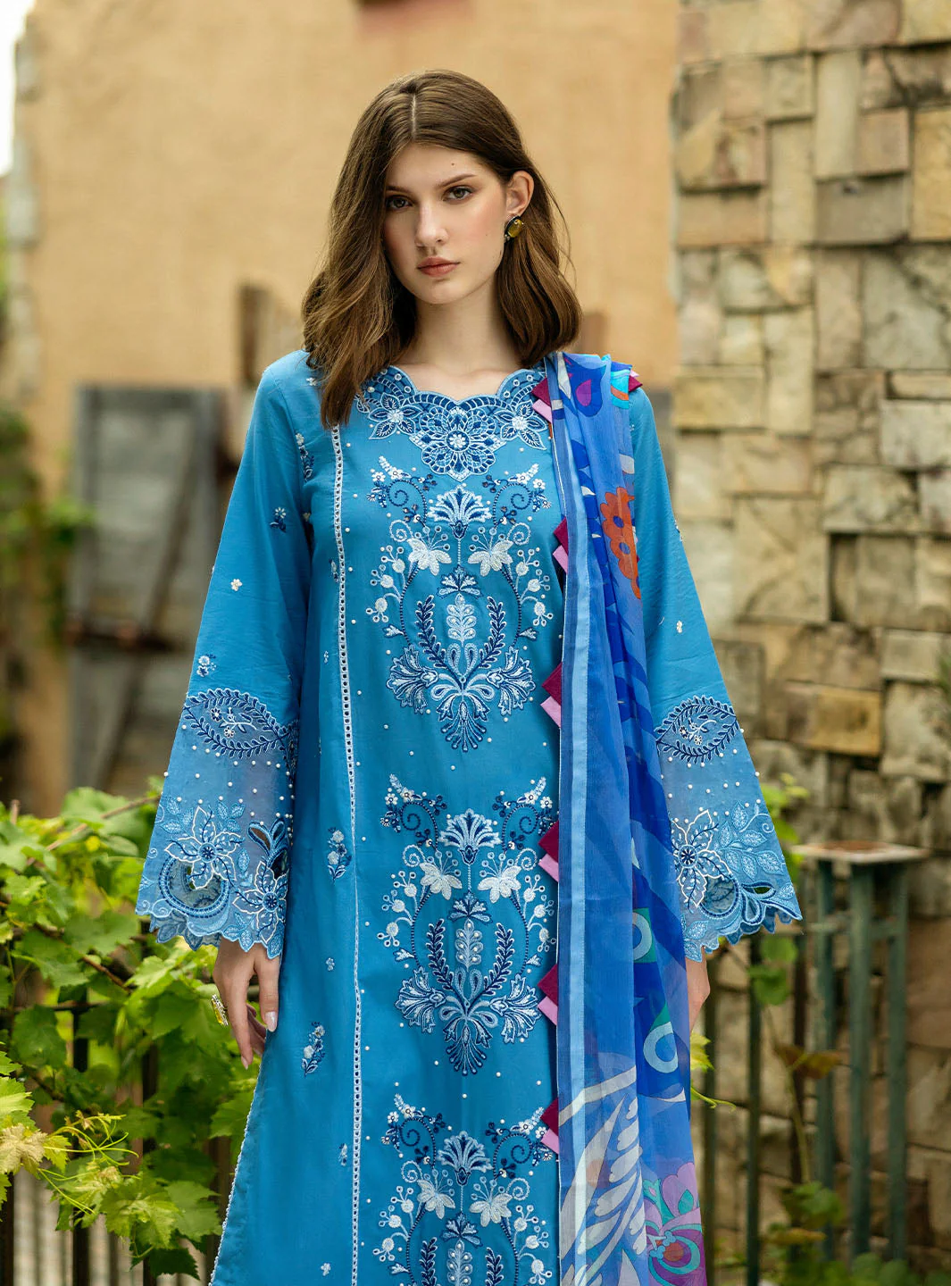 Roheenaz Noemi-6B Flanerie Lawn 2025 - Image 2