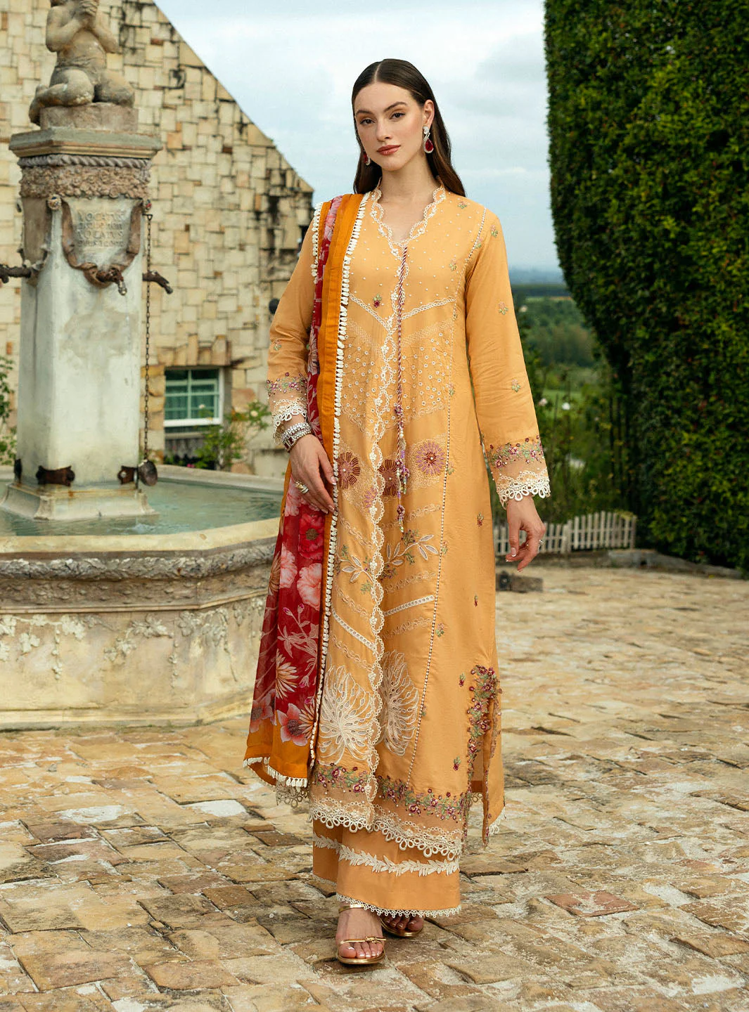 Roheenaz Patricia-8A Flanerie Lawn 2025 - Image 2