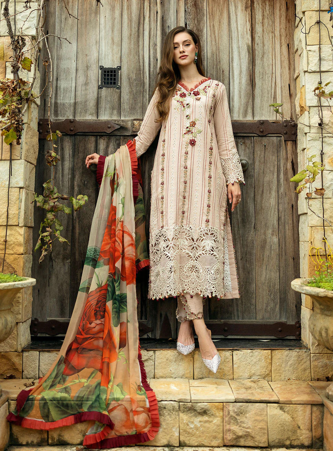 Roheenaz Sophie-2B Flanerie Lawn 2025