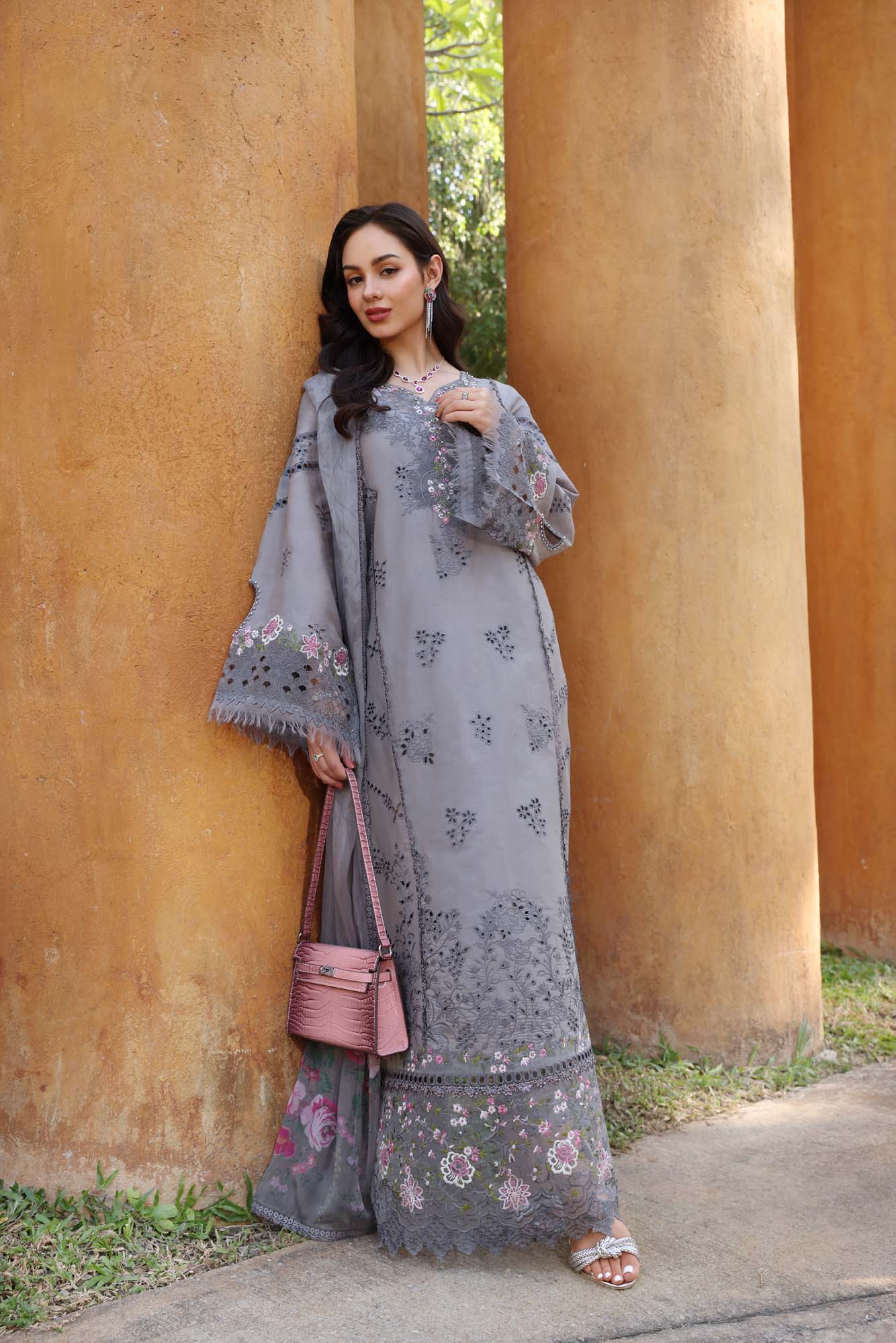 Saadia Asad D2-B Noor Eid Luxury Laserkaari 2025