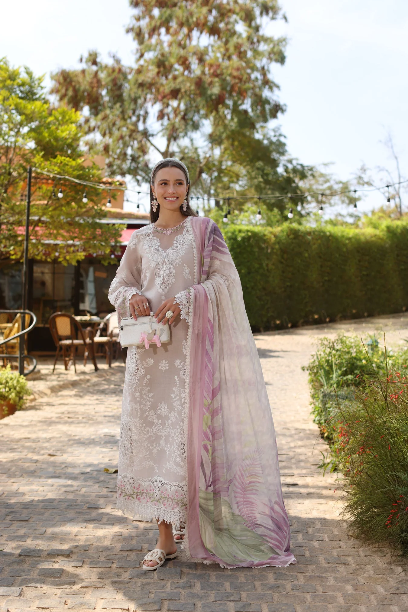 Saadia Asad D4-A Noor Luxe Chikankaari 2025