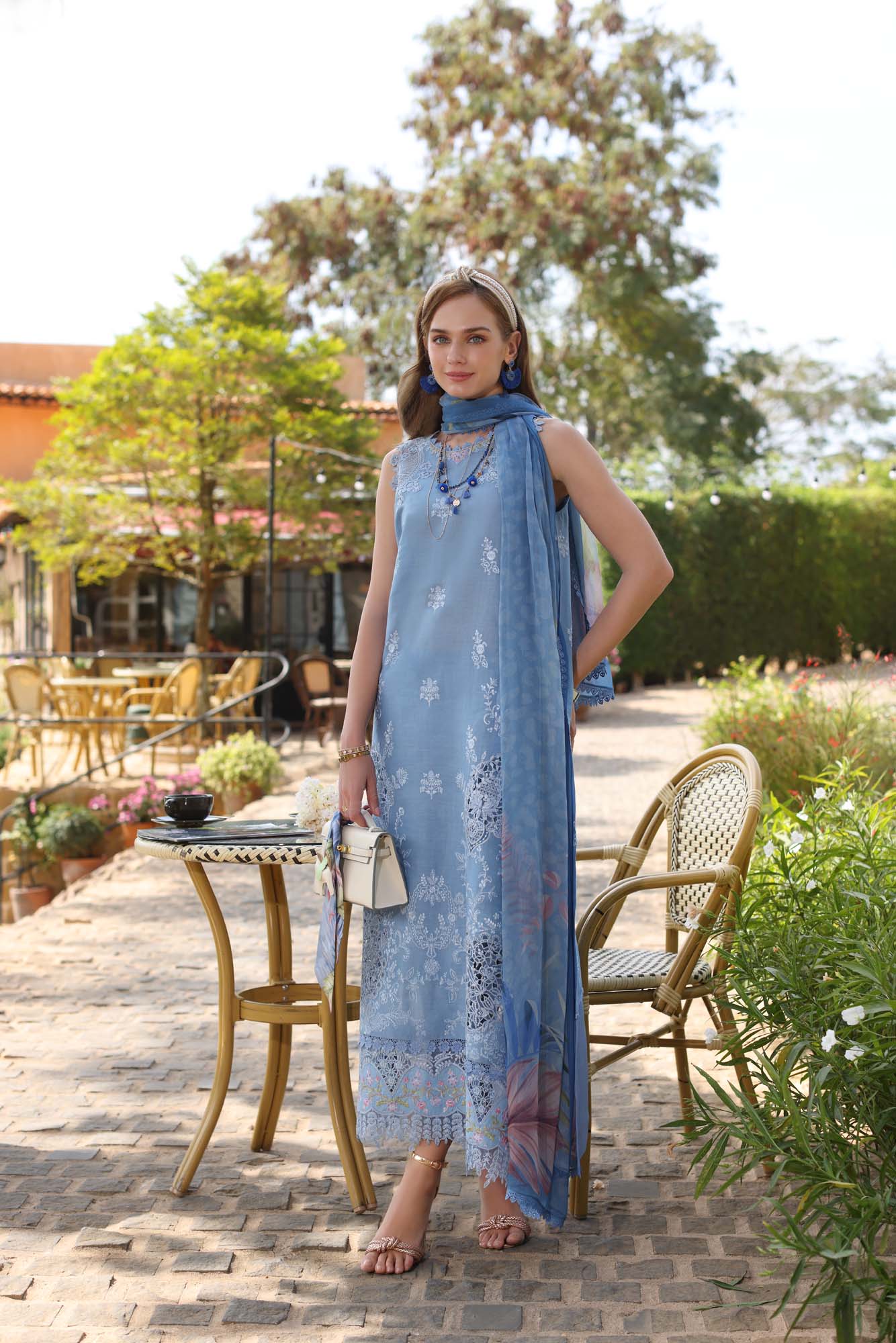 Saadia Asad D4-B Noor Luxe Chikankaari 2025 - Image 2