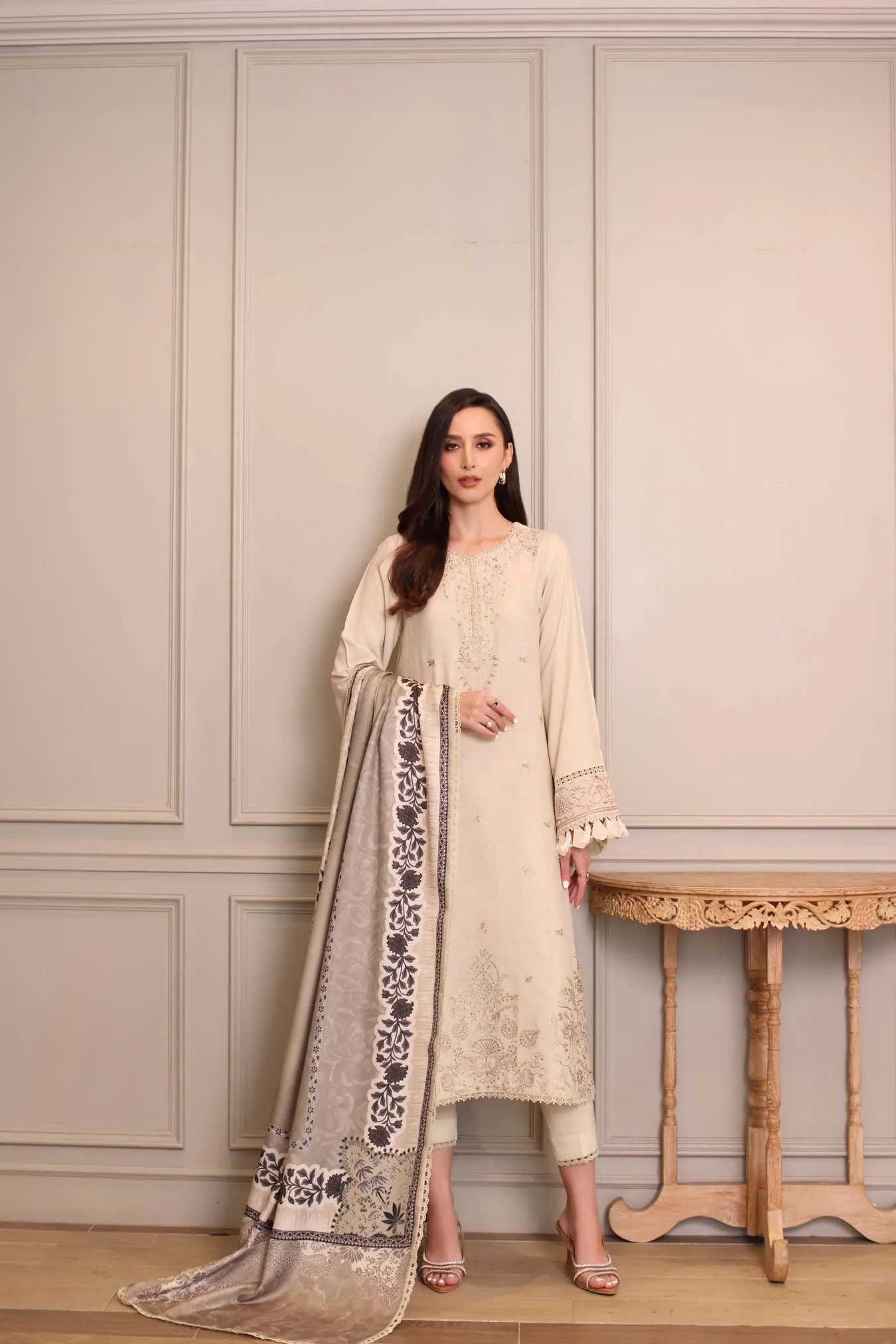Saadia Asad D7 - A Noor Winter Embroidered Printkhaas 2025 - Image 2
