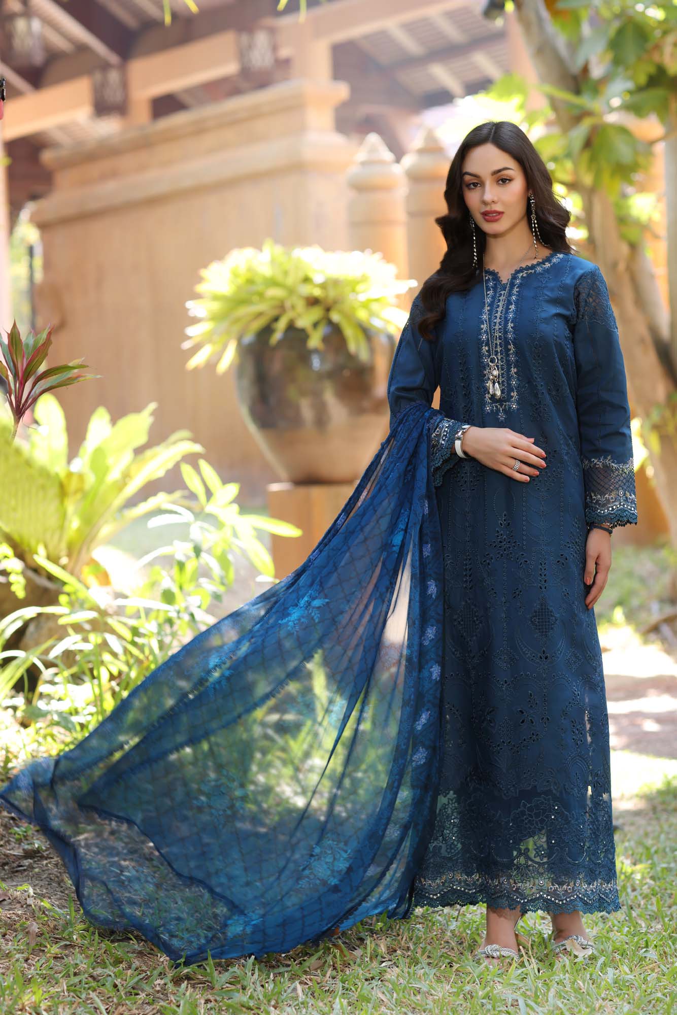 Saadia Asad D7-B Noor Eid Luxury Laserkaari 2025 - Image 2