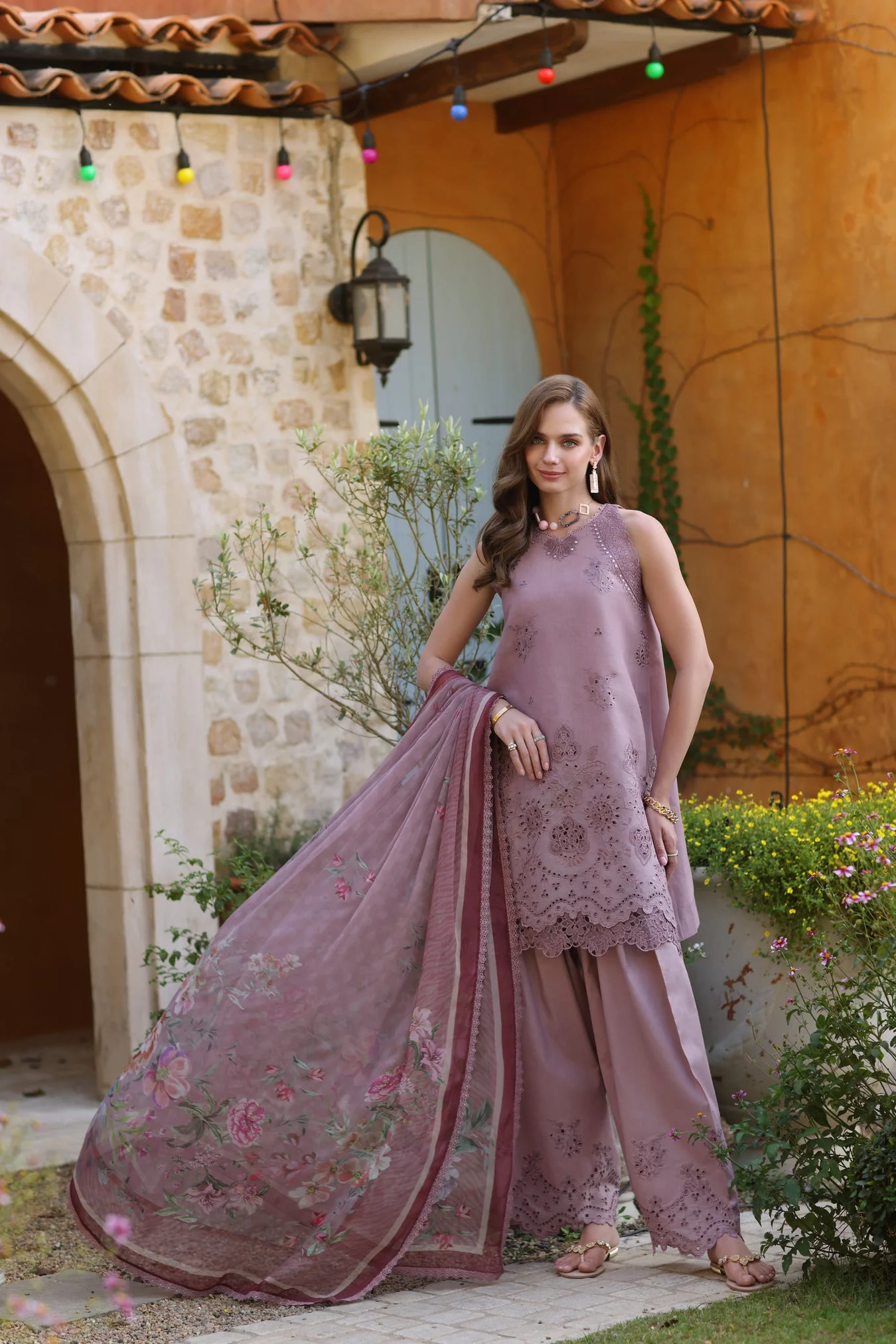 Saadia Asad D8-A Noor Luxe Chikankaari 2025