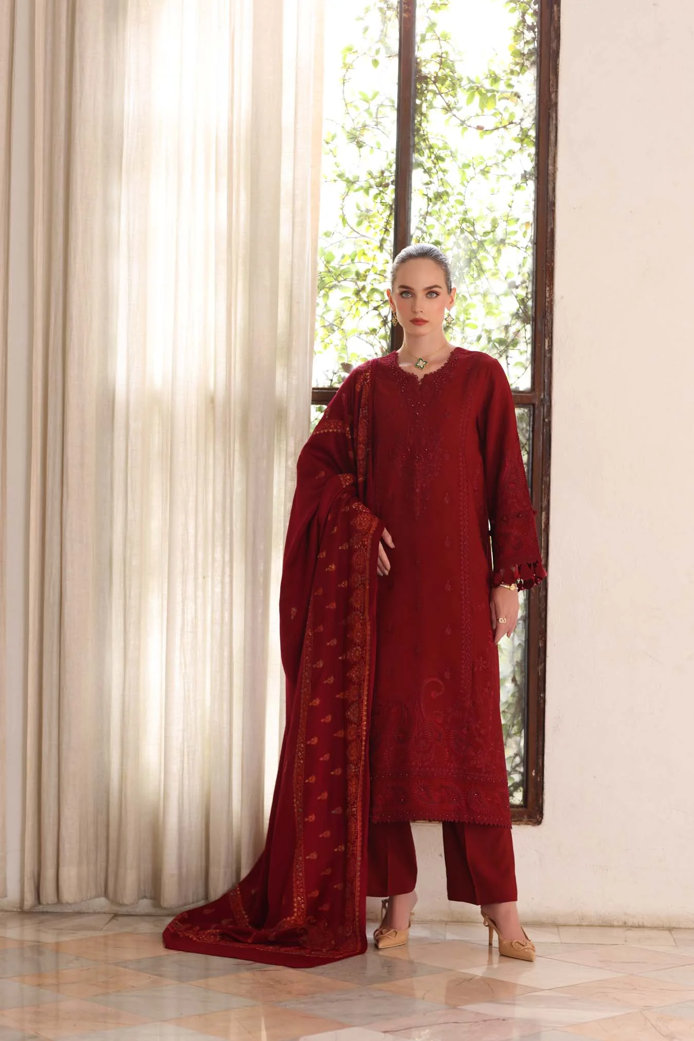 Saadia Asad Ember Noor Winter Pashmina Shawls 2025 - Image 2