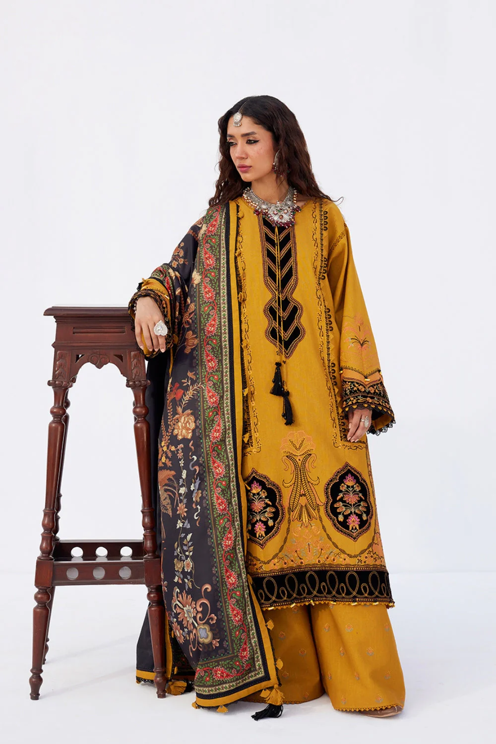 Saira Rizwan Zard SRW25-03 Winter Collection 2025