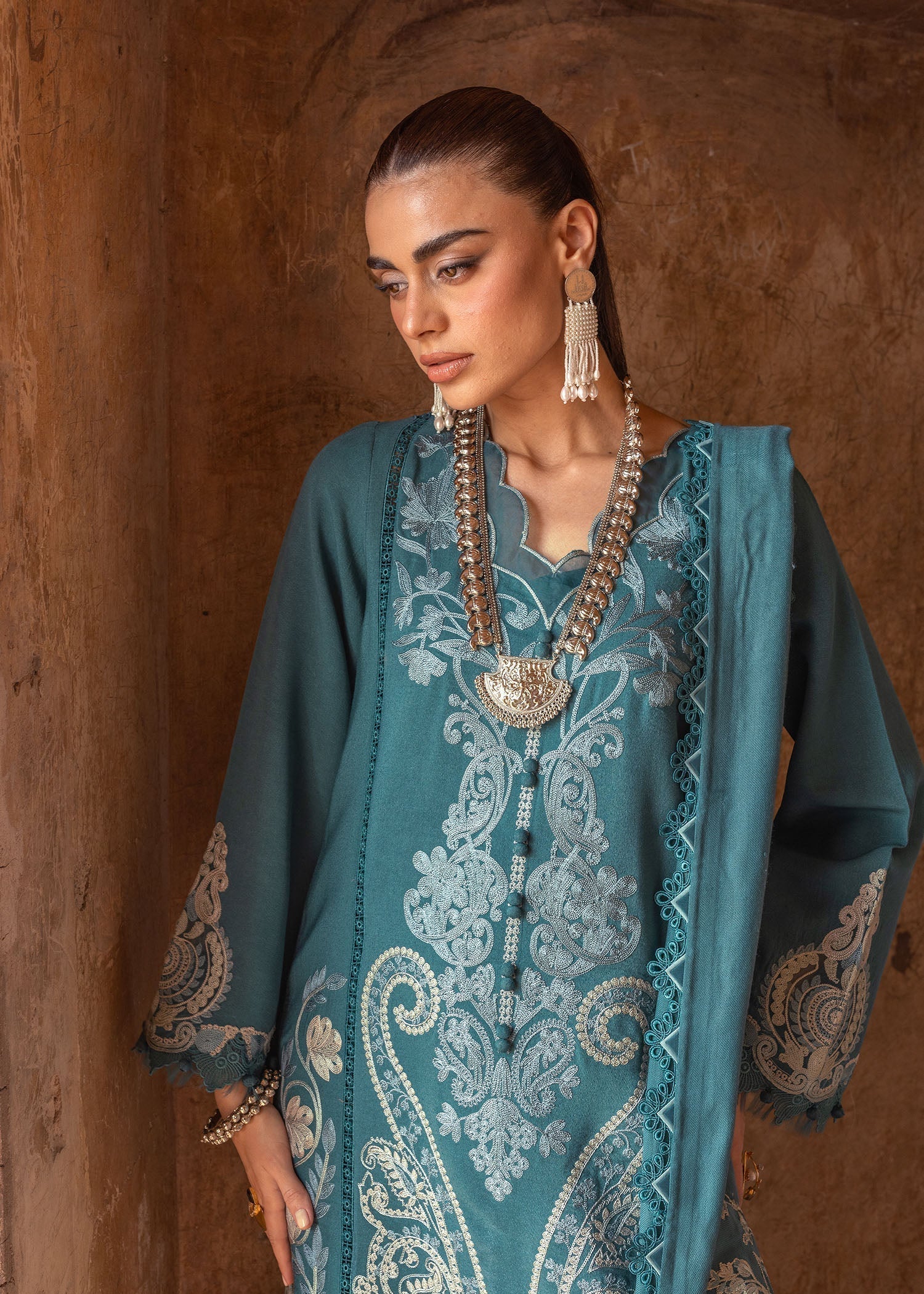 Saira Shakira Esme 3-B Winter Collection 2025 - Image 2