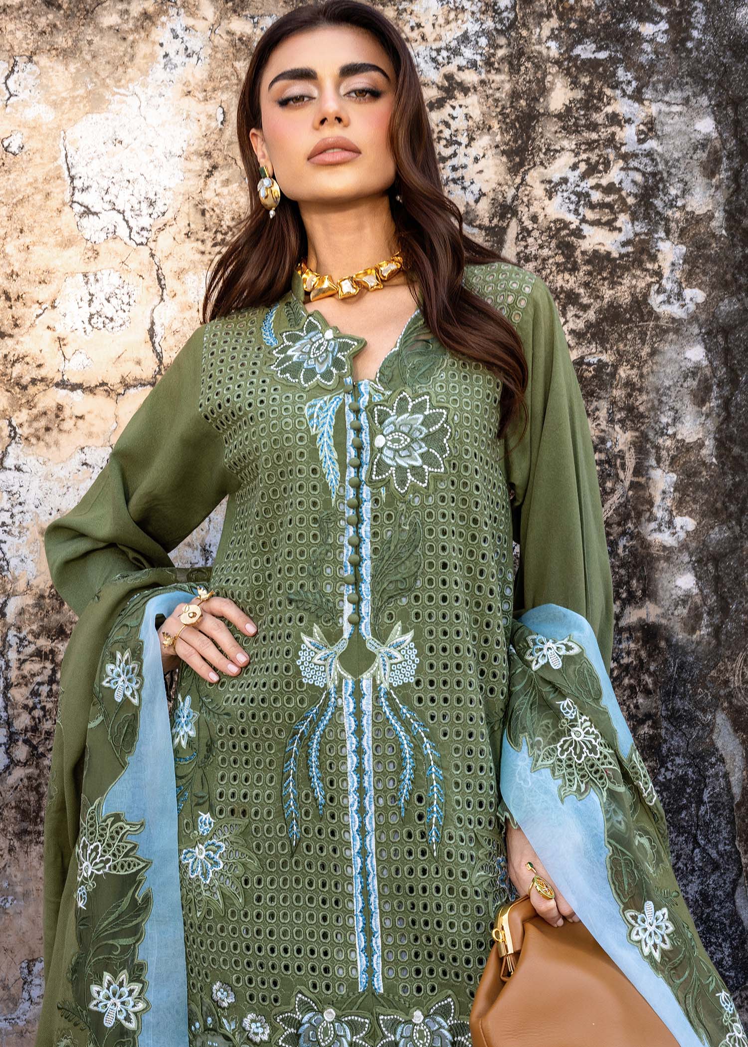 Saira Shakira Gulnaar 4-B Winter Collection 2025 - Image 2