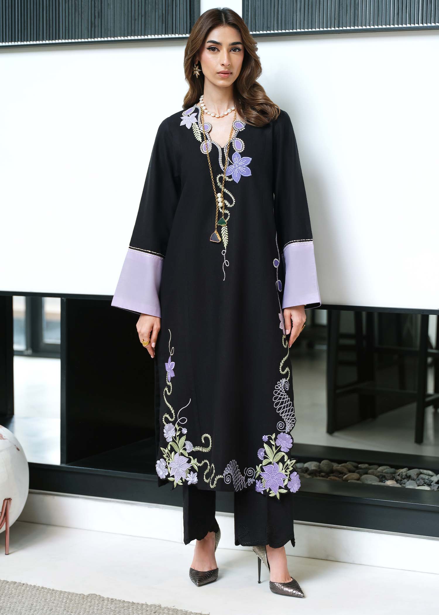 Saira Shakira Luna Basic Pret 2026