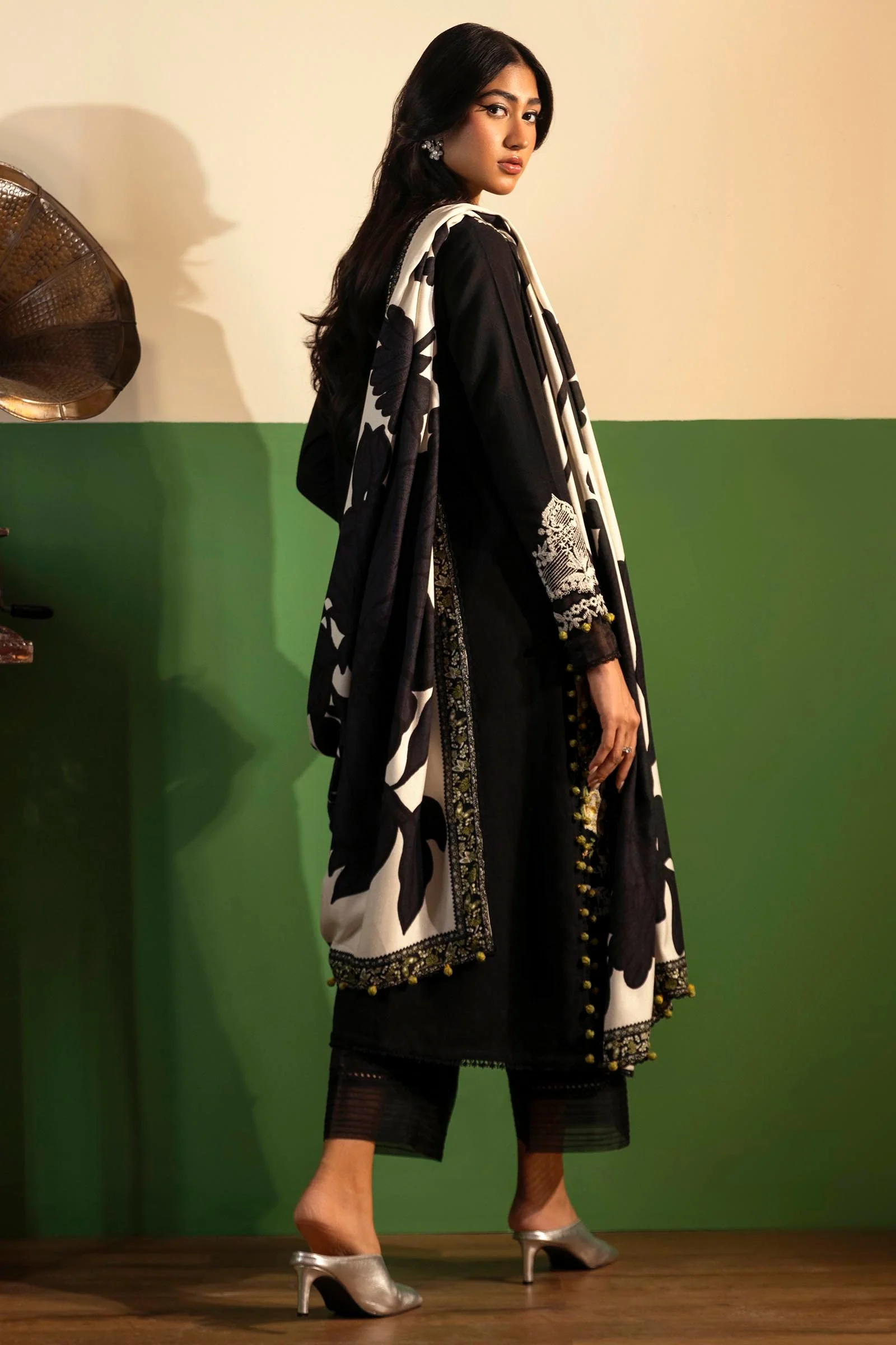 Sana Safinaz M243-012B-3AP Muzlin Winter 2024 - Image 2