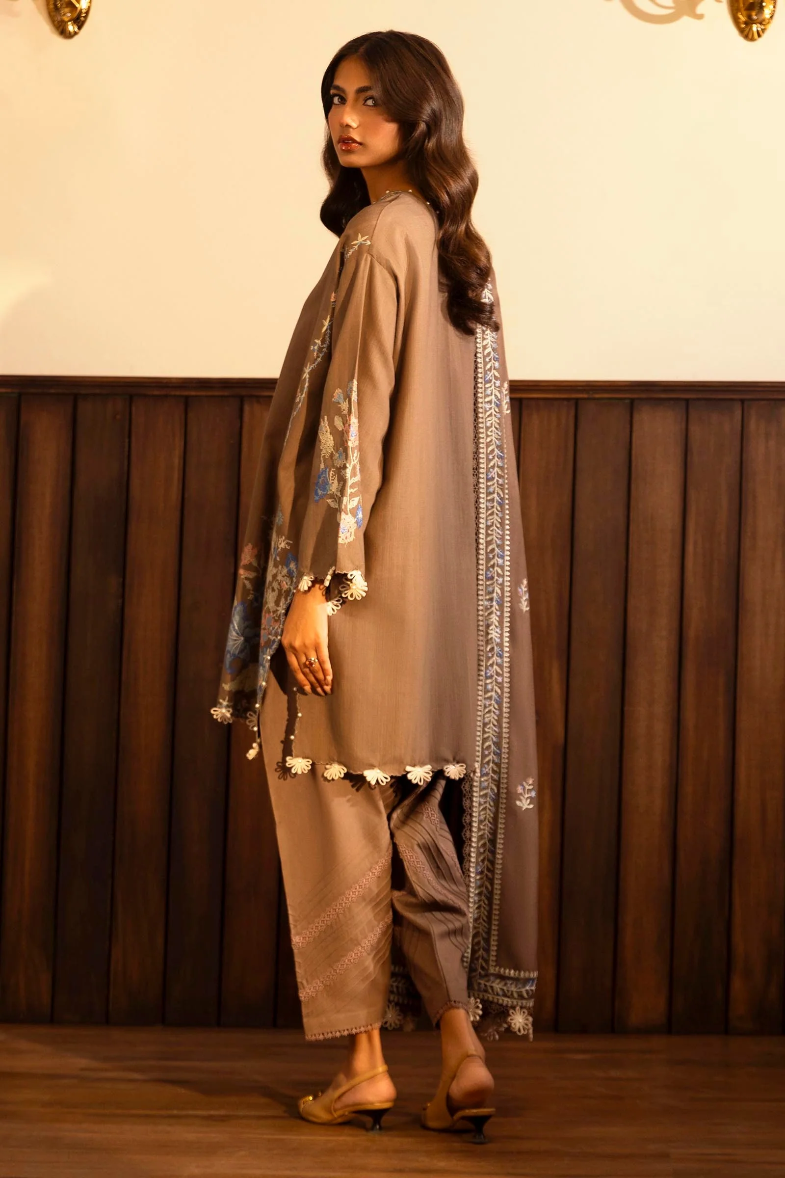 Sana Safinaz M243-013B-3CP Muzlin Winter 2024 - Image 2