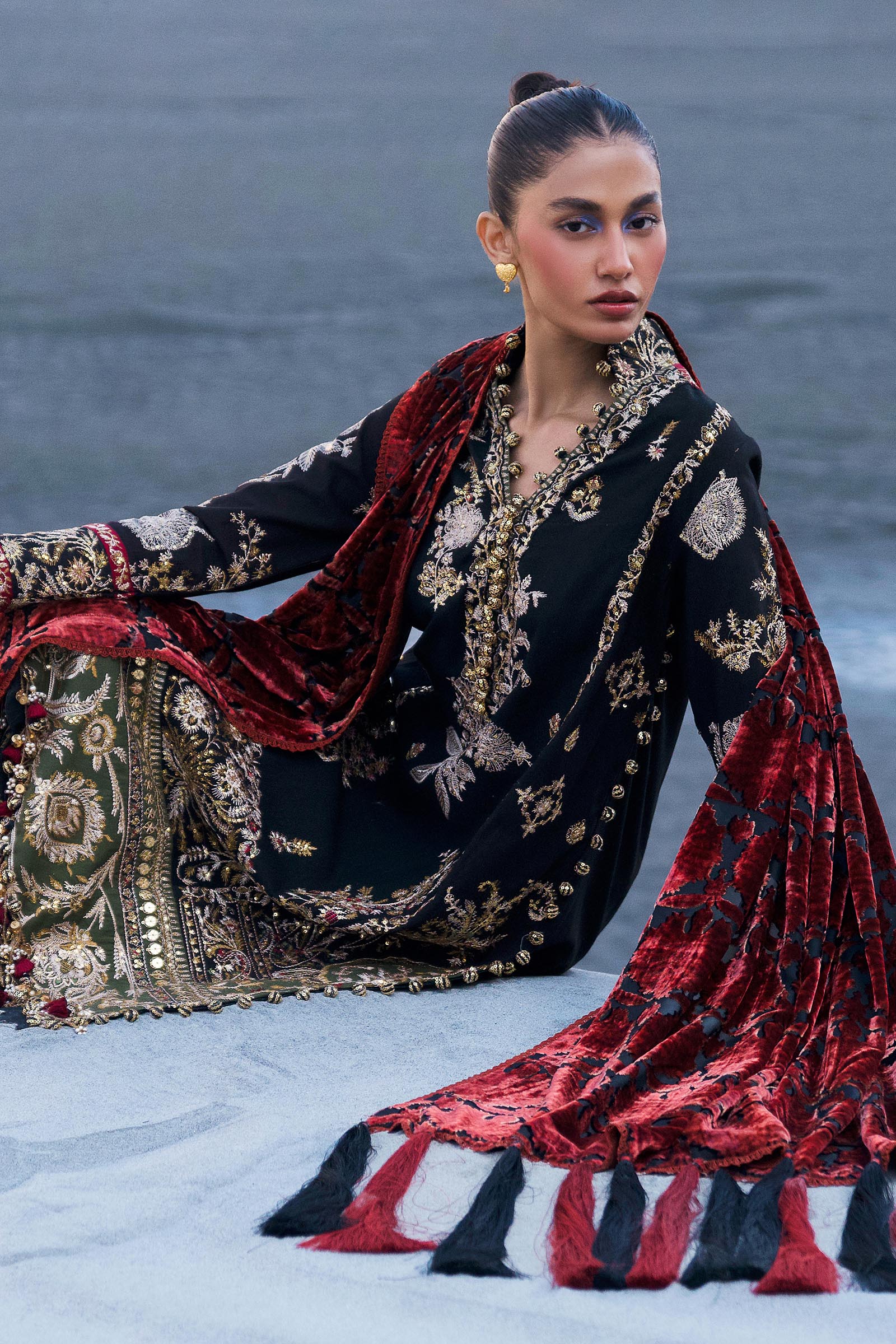 Sana Safinaz S241-001A-3CP Winter Shawl Collection 2024 - Image 2