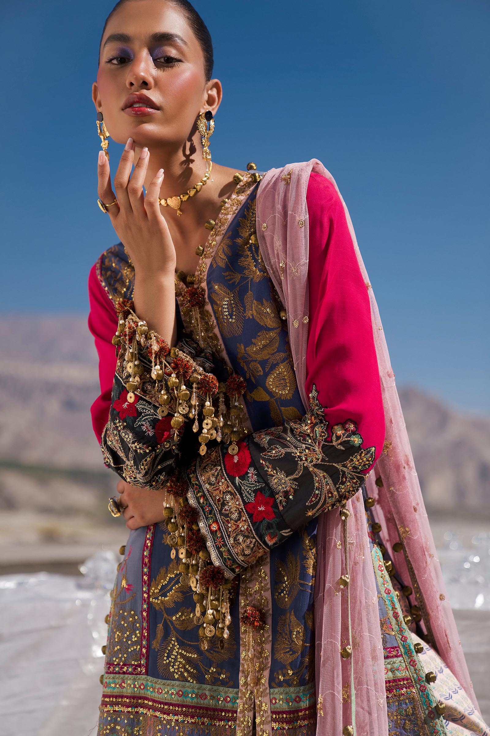 Sana Safinaz S241-004B-3CP Winter Shawl Collection 2024 - Image 2