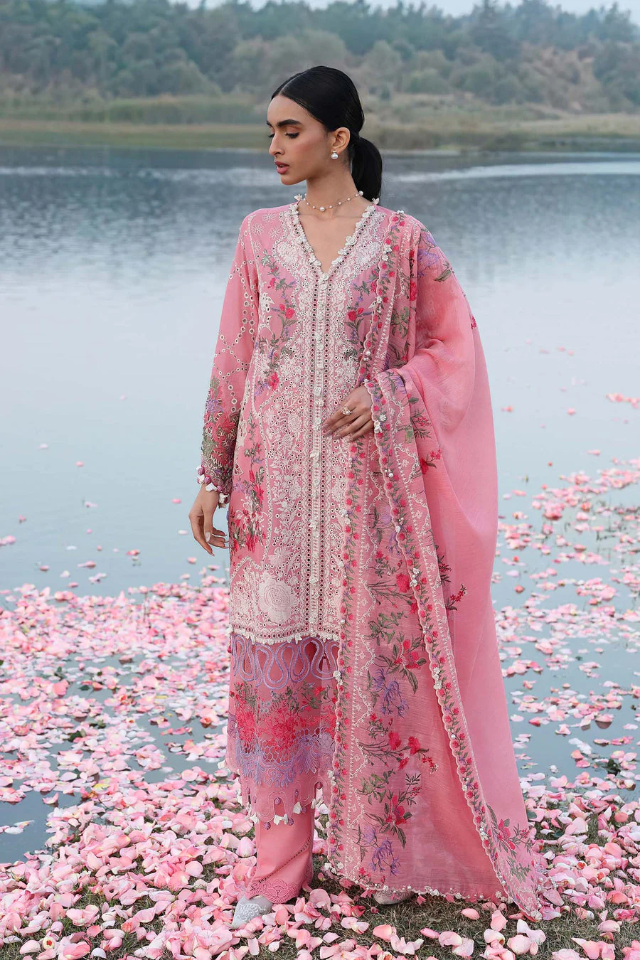 Sanasafinaz L261-001-CV Luxury Lawn 2026