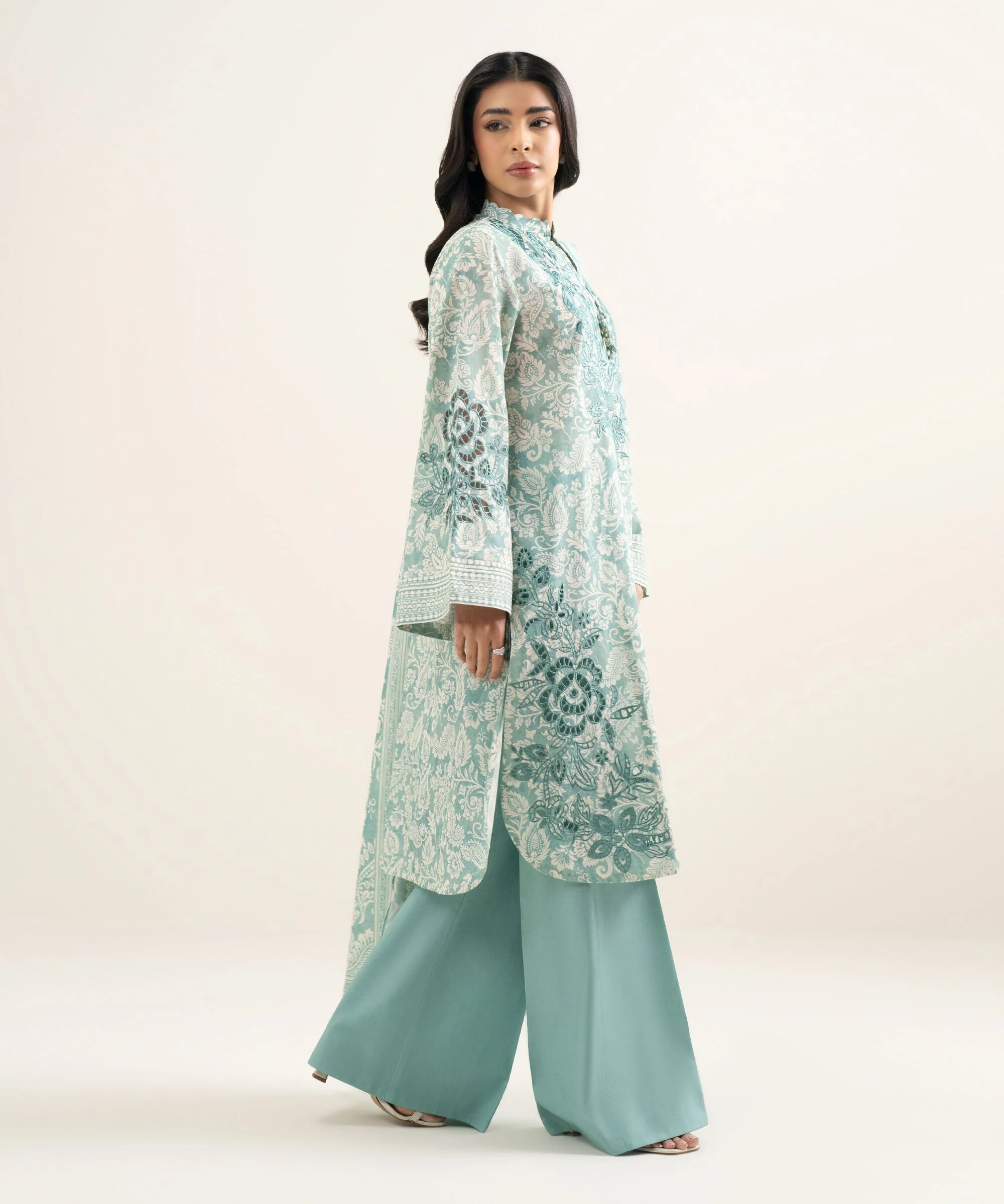 Sapphire 0U3PDYS26V34 Printed Zari Lawn Suit Eid 1 2026