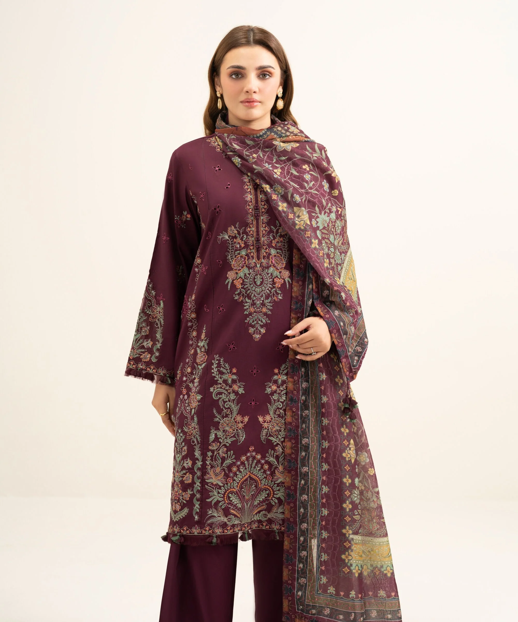 Sapphire 3PDYS26V1156 Printed Lawn Suit Eid 1 2026