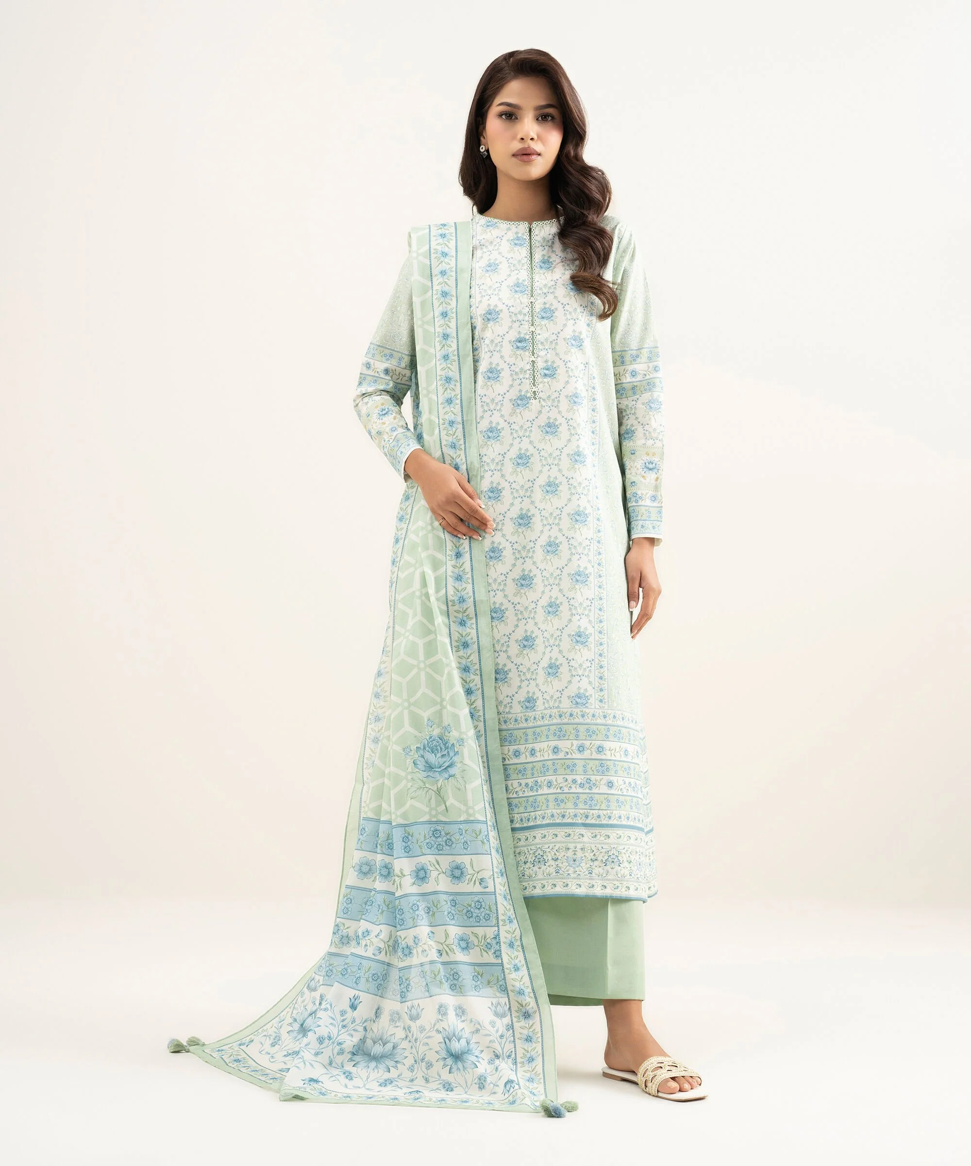 Sapphire 3PEDYS26V191 Embroidered Lawn Suit Eid 1 2026