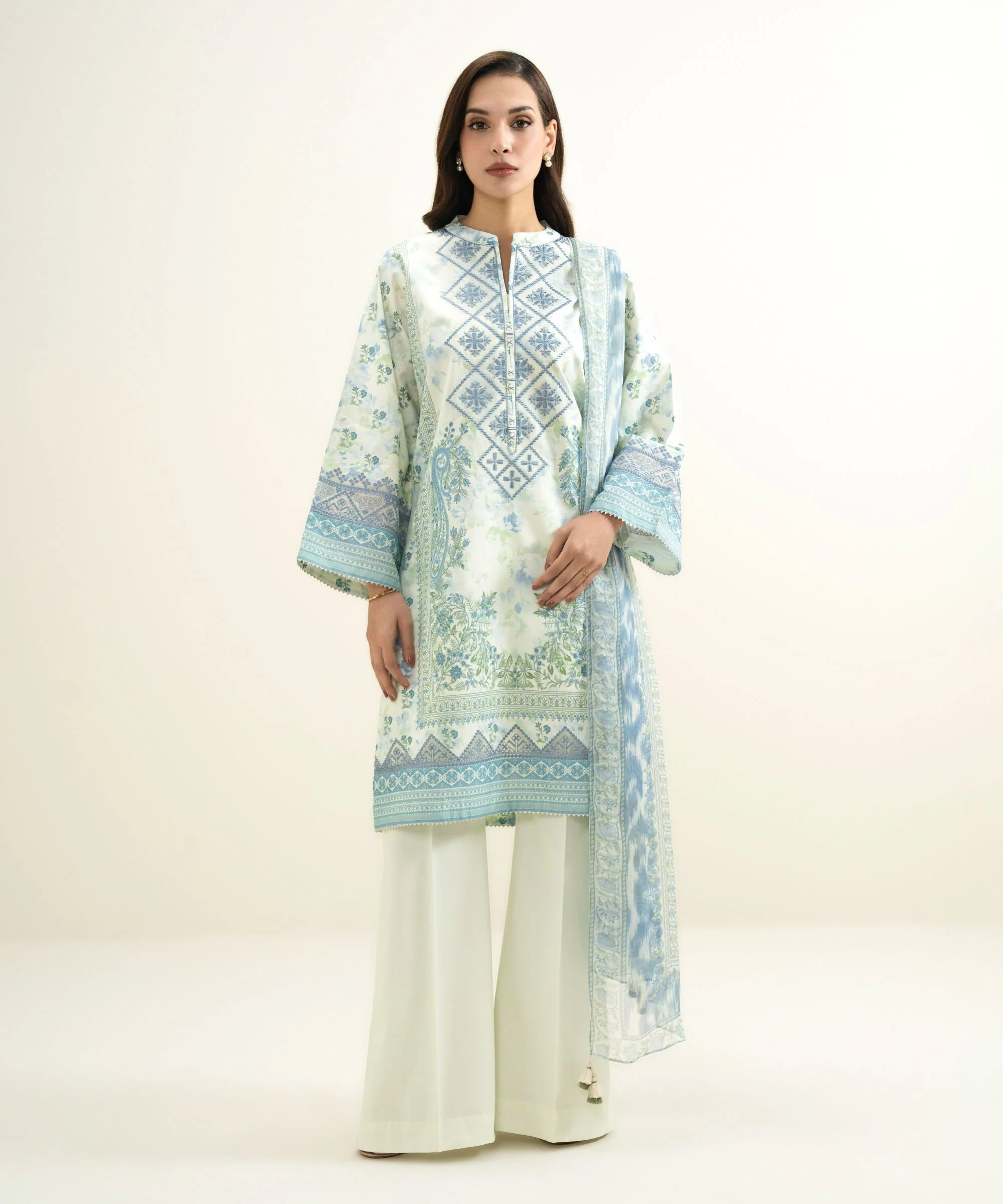 Sapphire 3PESGS26V148 Embroidered Zari Lawn Suit Eid 1 2026