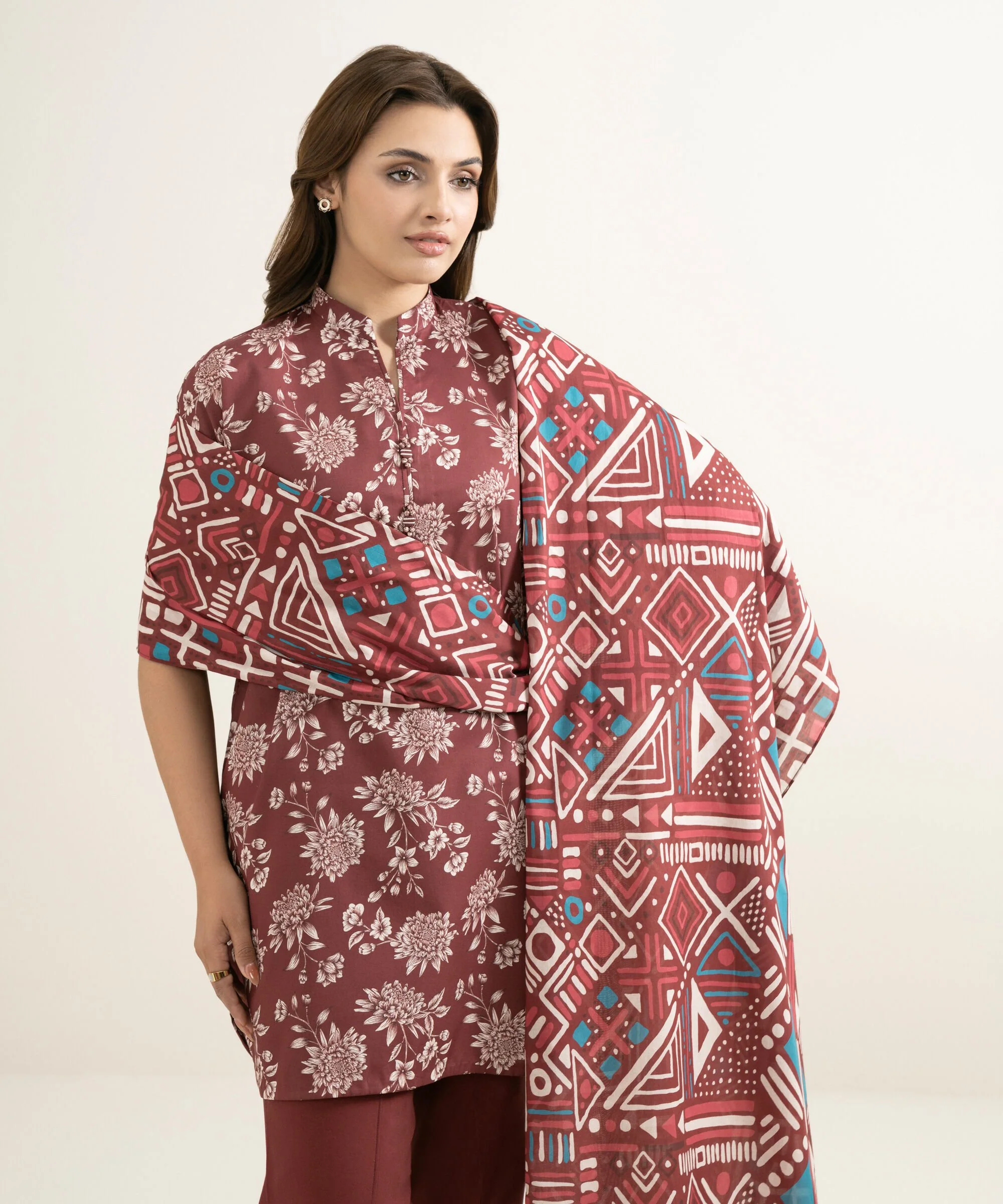 Sapphire 3PESUS26V08B Embroidered Dobby Suit Eid 1 2026