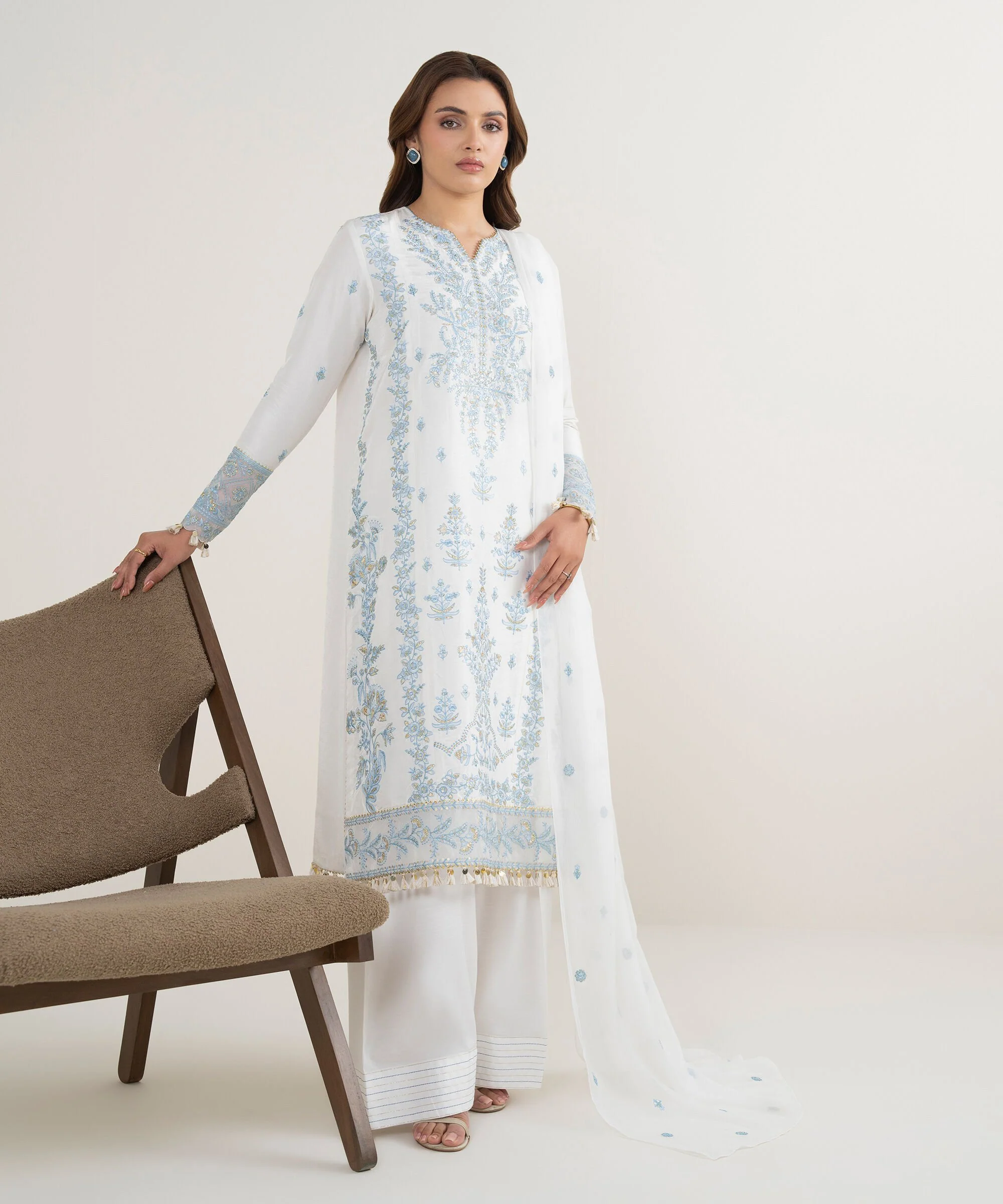 Sapphire DW5B0700C9 White Intermix Raunak 2026