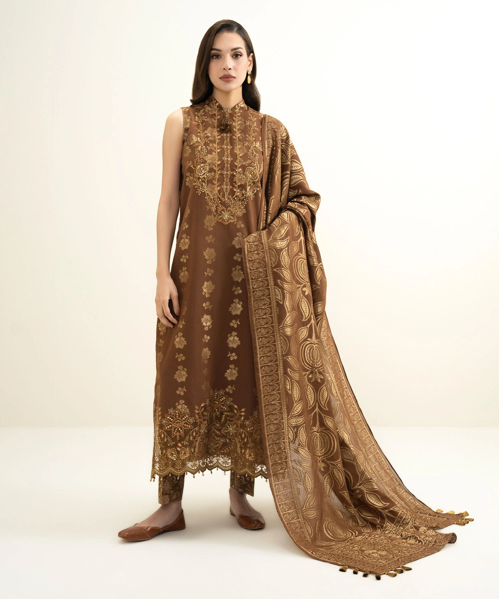 Sapphire EDYS26V115AT Embroidered Lawn Suit Eid 1 2026