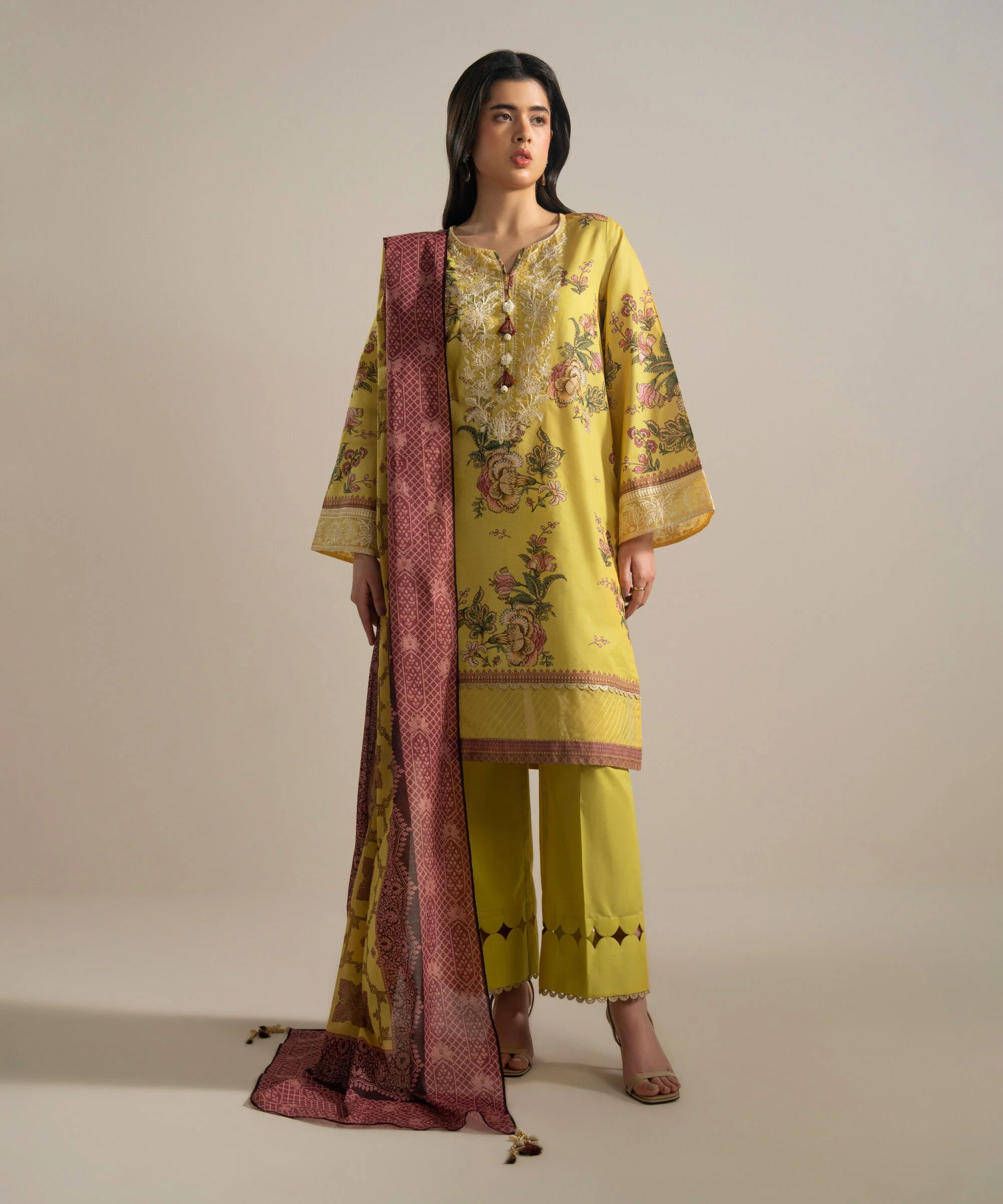 Sapphire PB26SCHMV714 Eid Lunch Looks 2026