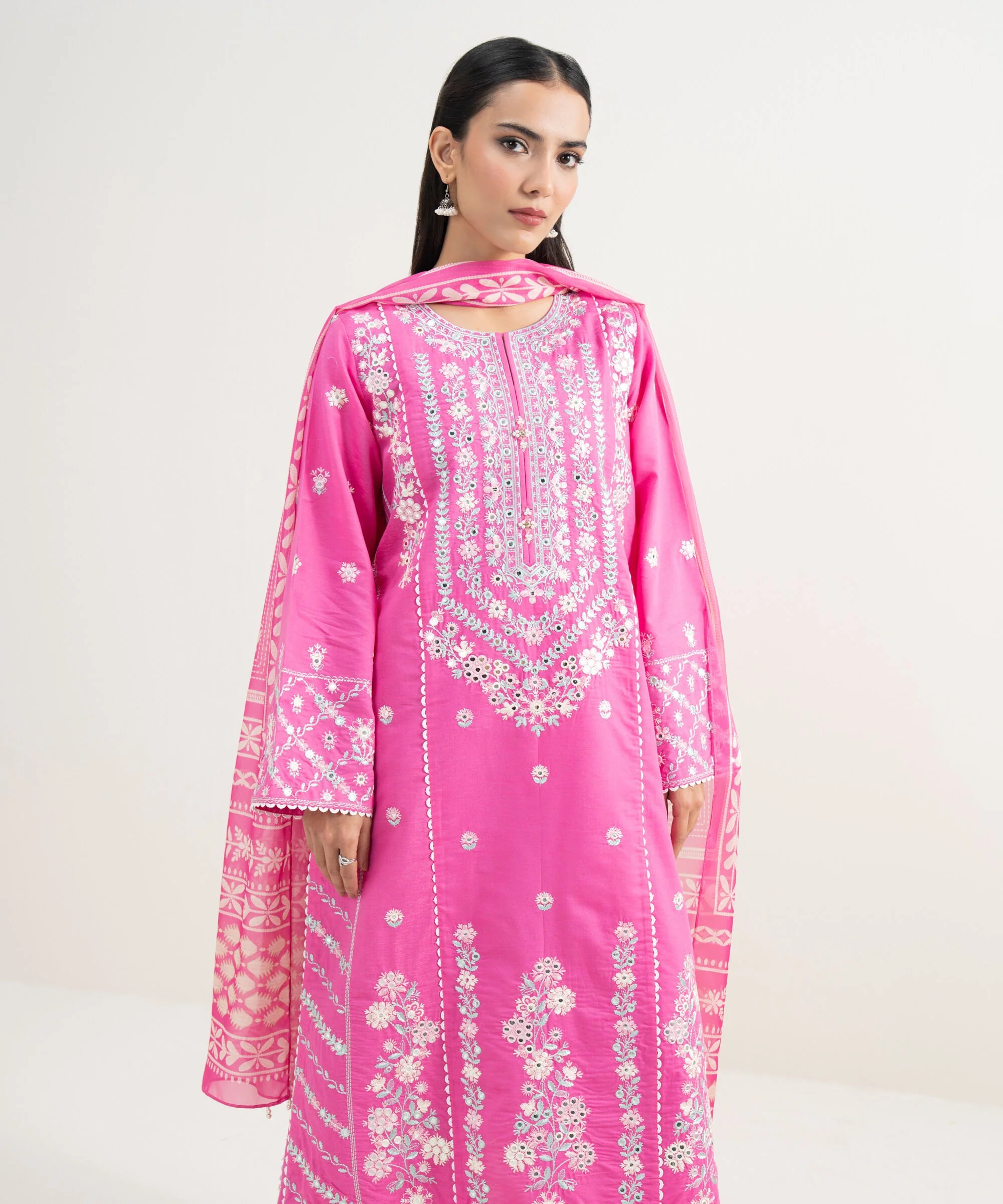 Sapphire PES26WMV327S Eid Lunch Looks 2026