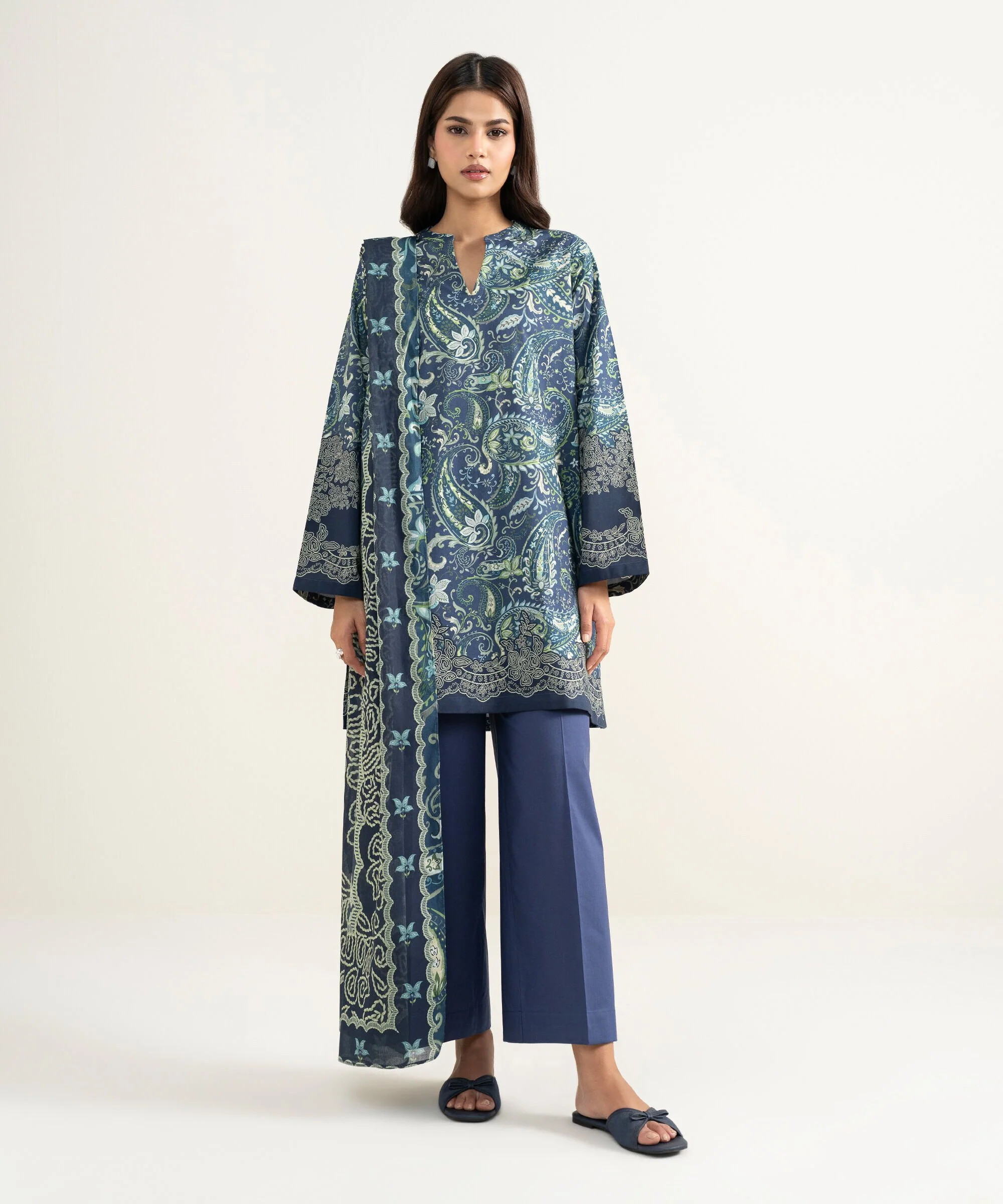 Sapphire PES6CAHMV710 Eid Lunch Looks 2026