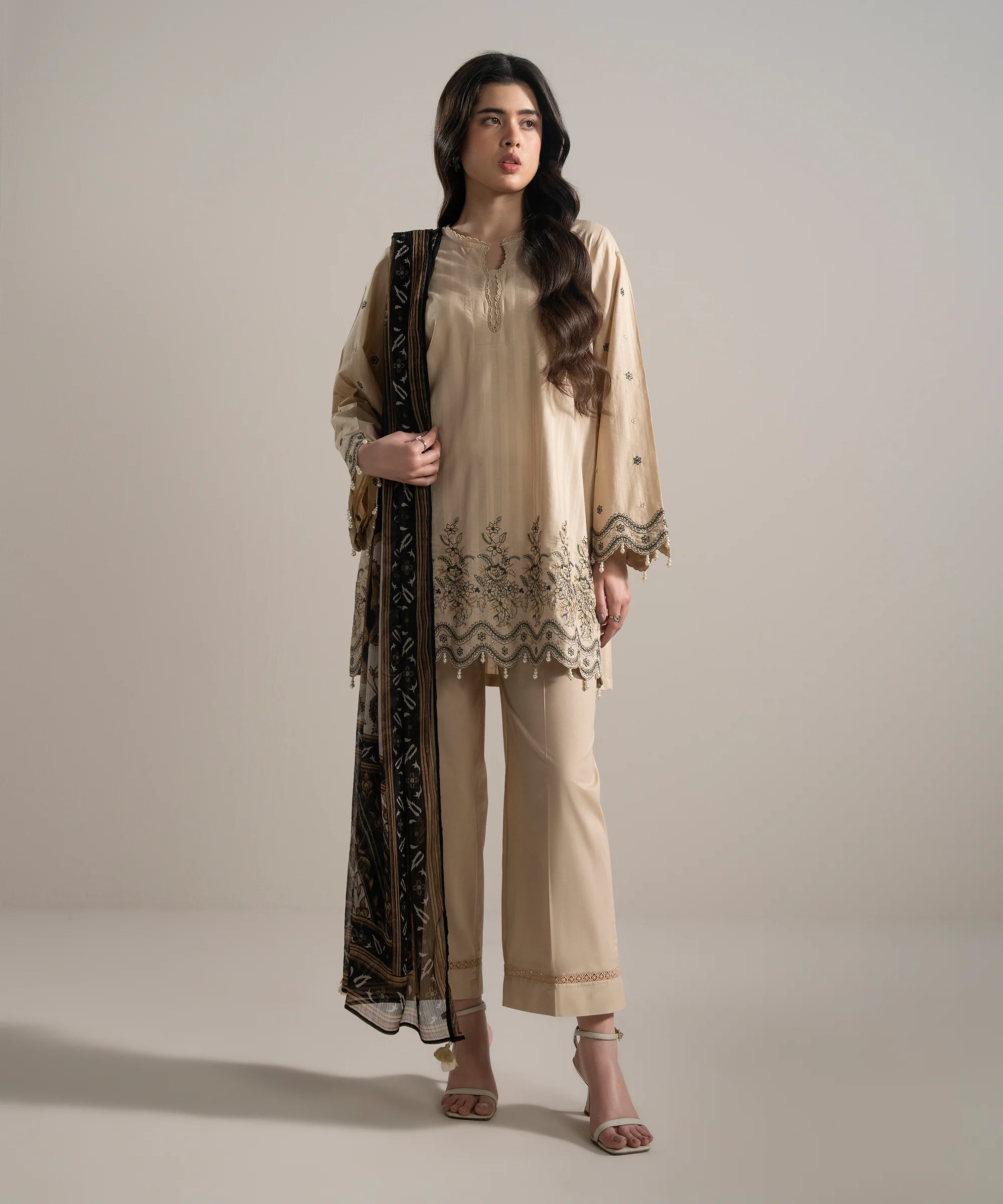 Sapphire PR6SCHMV706S Eid Lunch Looks 2026