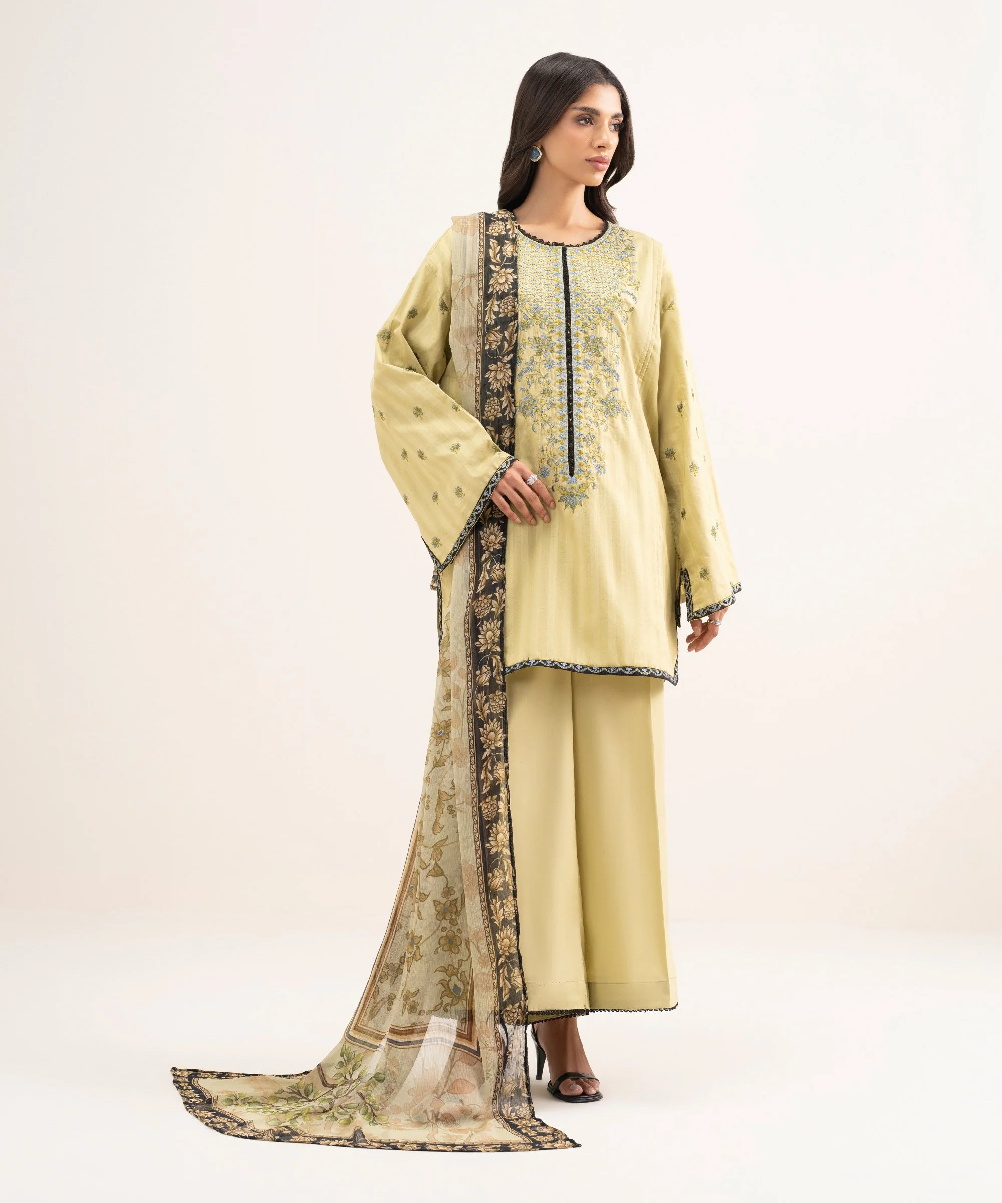 Sapphire PR6SCHMV707S Eid Lunch Looks 2026