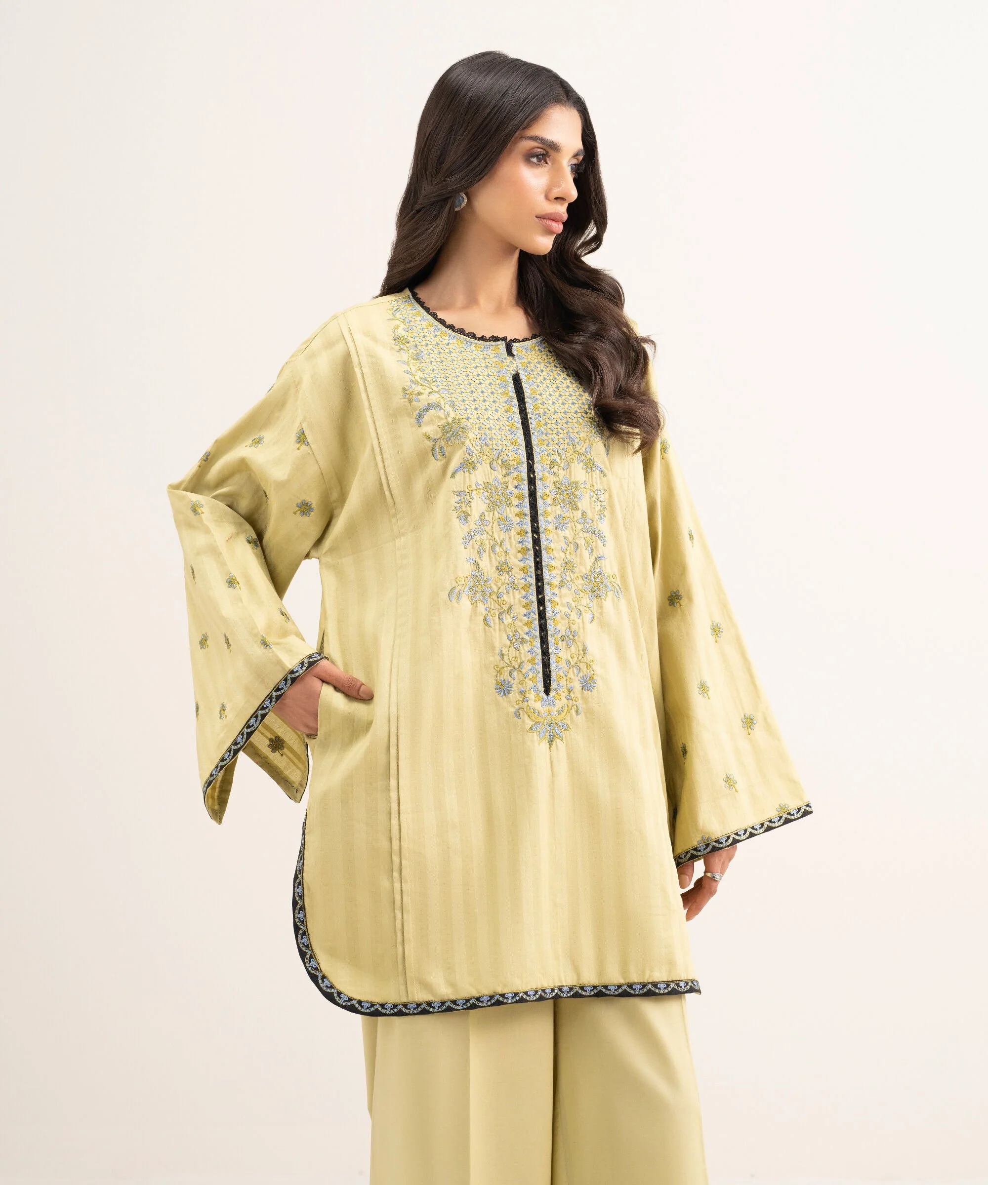 Sapphire PR6SCHMV707S Eid Lunch Looks 2026 - Image 2