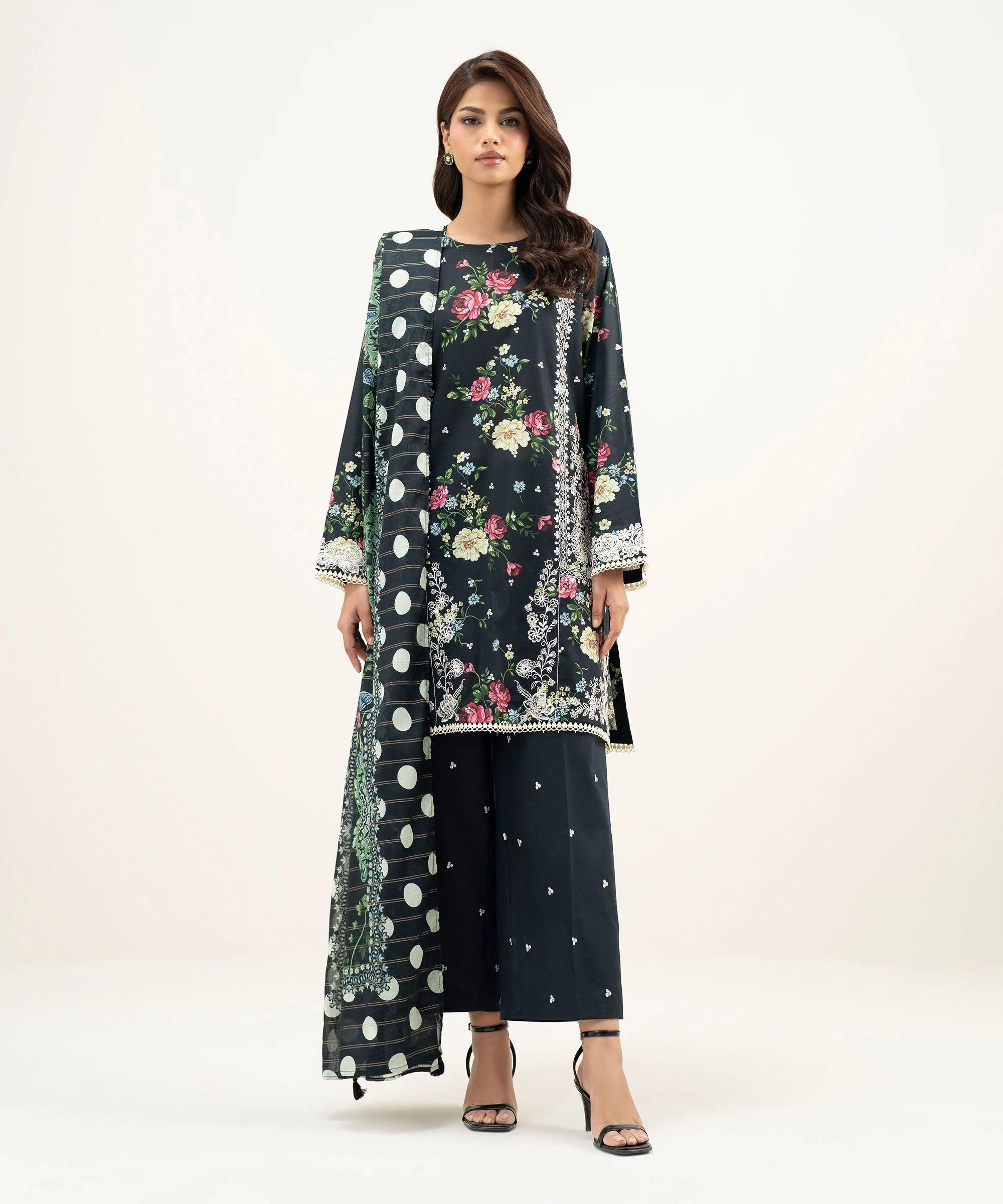 Sapphire PRS26SHMV305 Eid Dinner Looks 2026