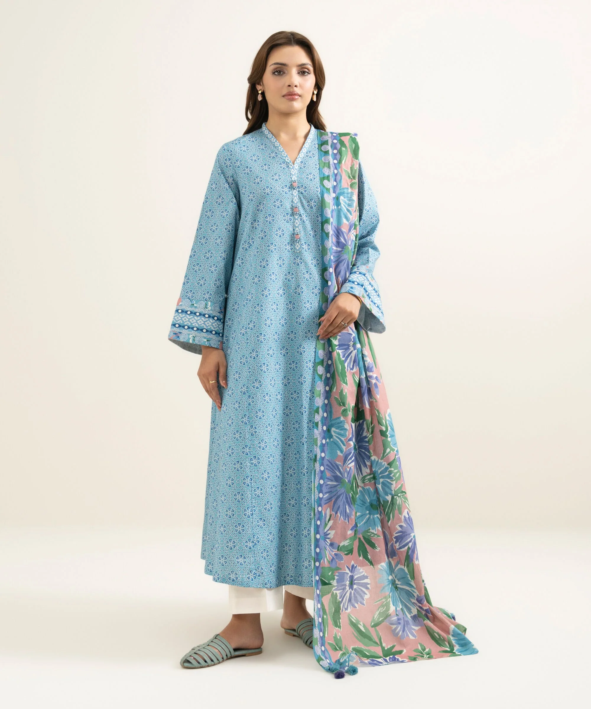 Sapphire U2TDDS26V122 Embroidered Lawn Suit Eid 1 2026